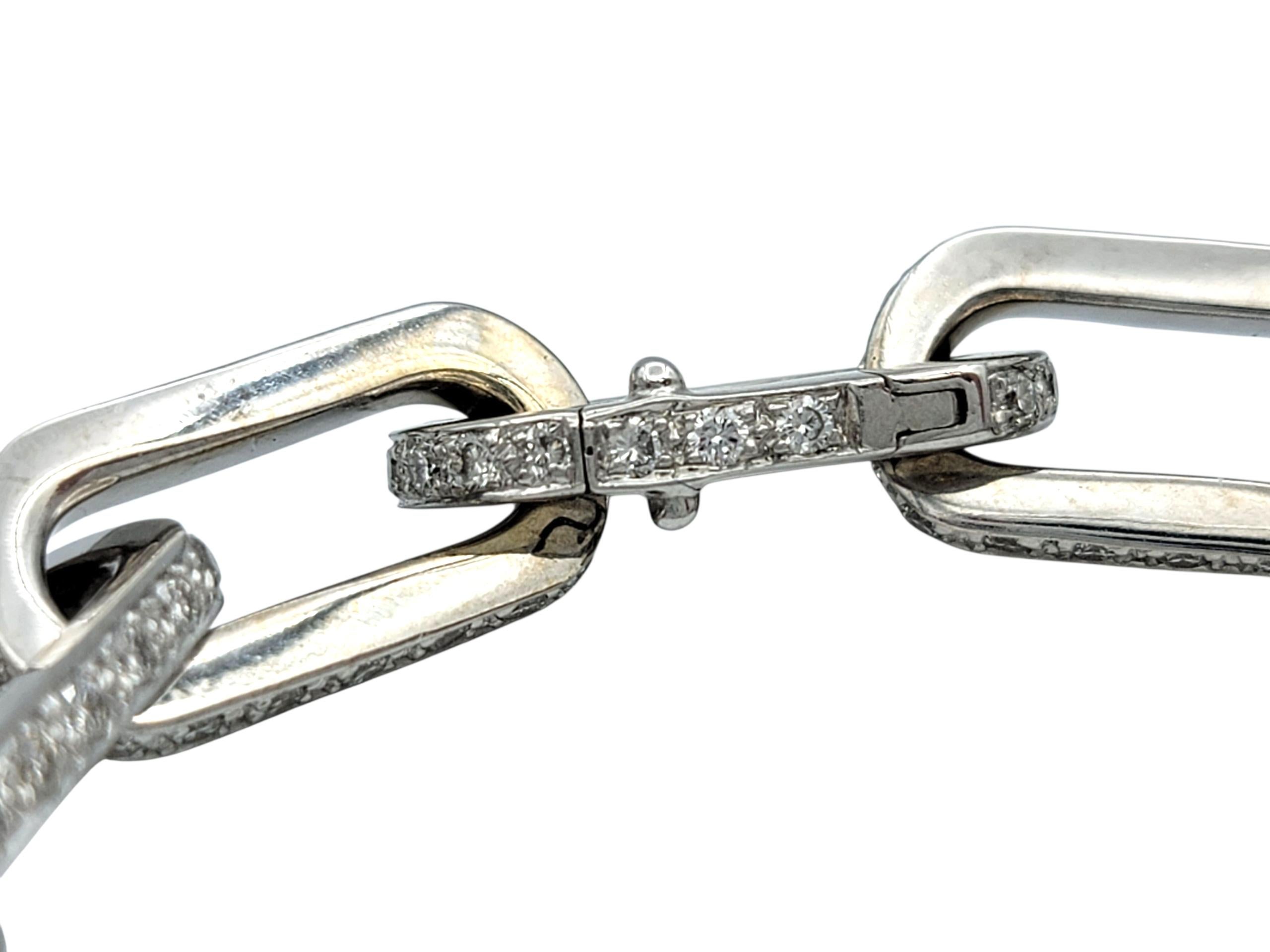 Pulsera de eslabones pulidos de oro blanco de 18 quilates con diamantes brillantes redondos en venta 1