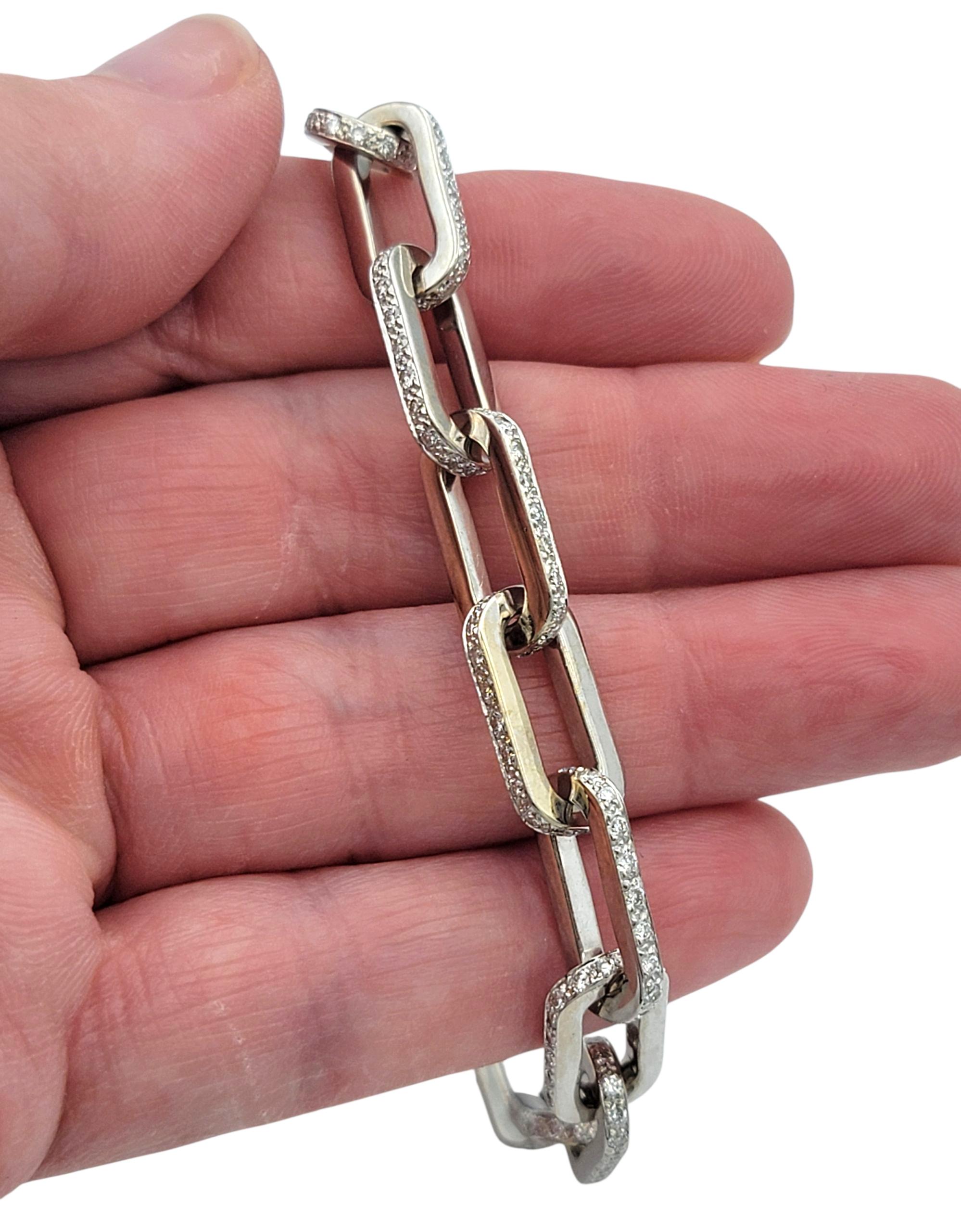 Pulsera de eslabones pulidos de oro blanco de 18 quilates con diamantes brillantes redondos en venta 2
