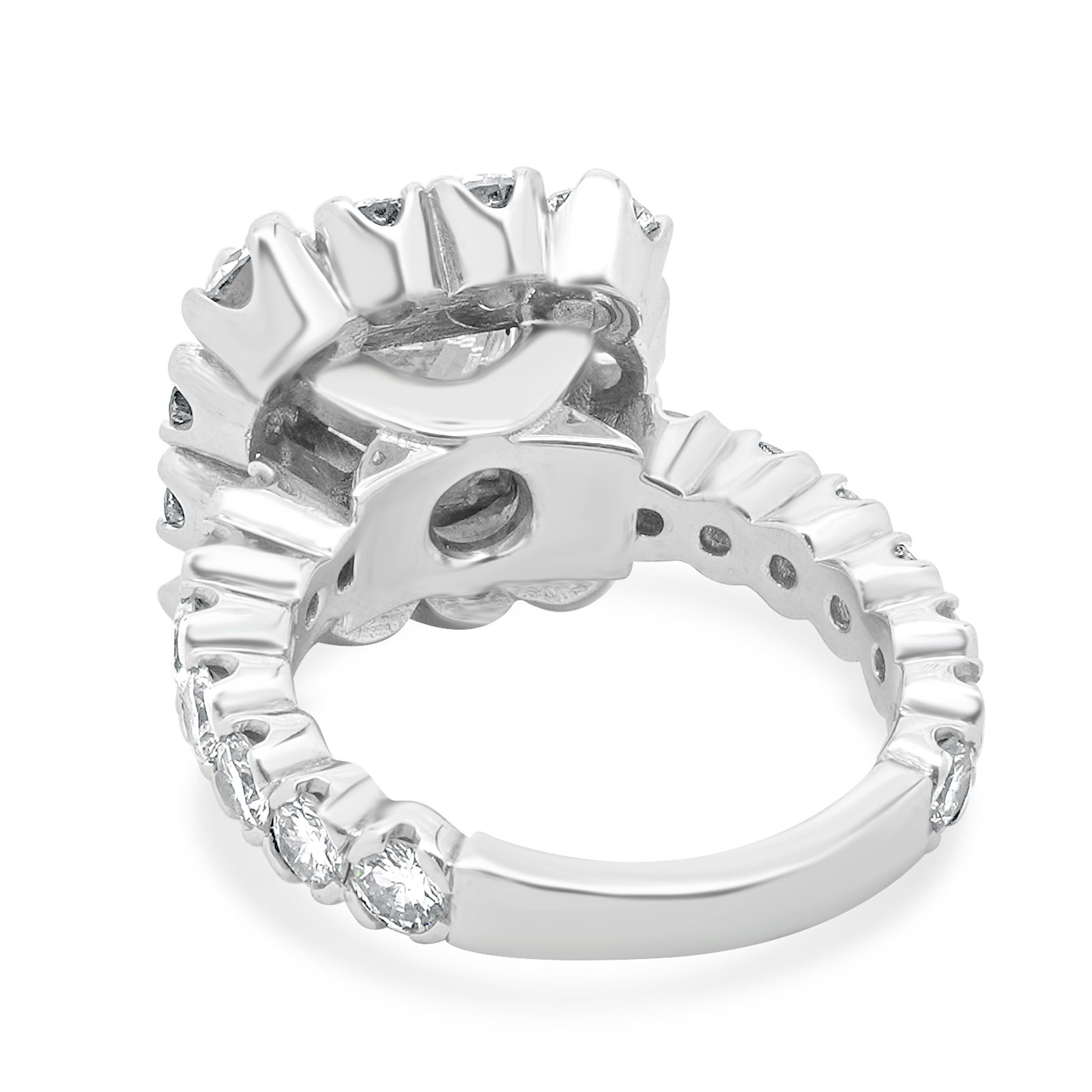 Women's or Men's 18 Karat White Gold Princess Cut Diamond Engagement Ring For Sale
