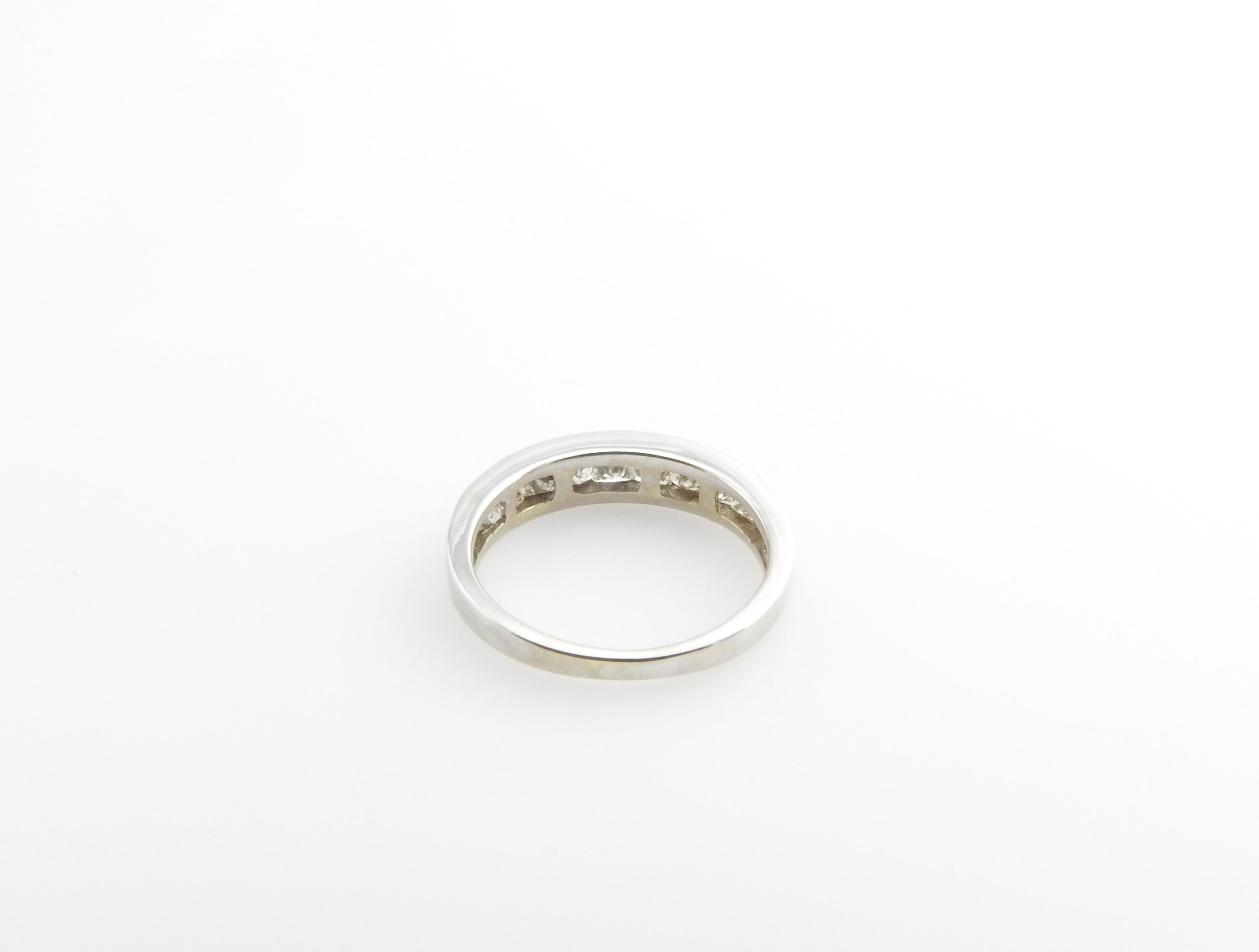 18 Karat White Gold Princess Cut Diamond Wedding Band Size 5.25 #22918 For Sale 3
