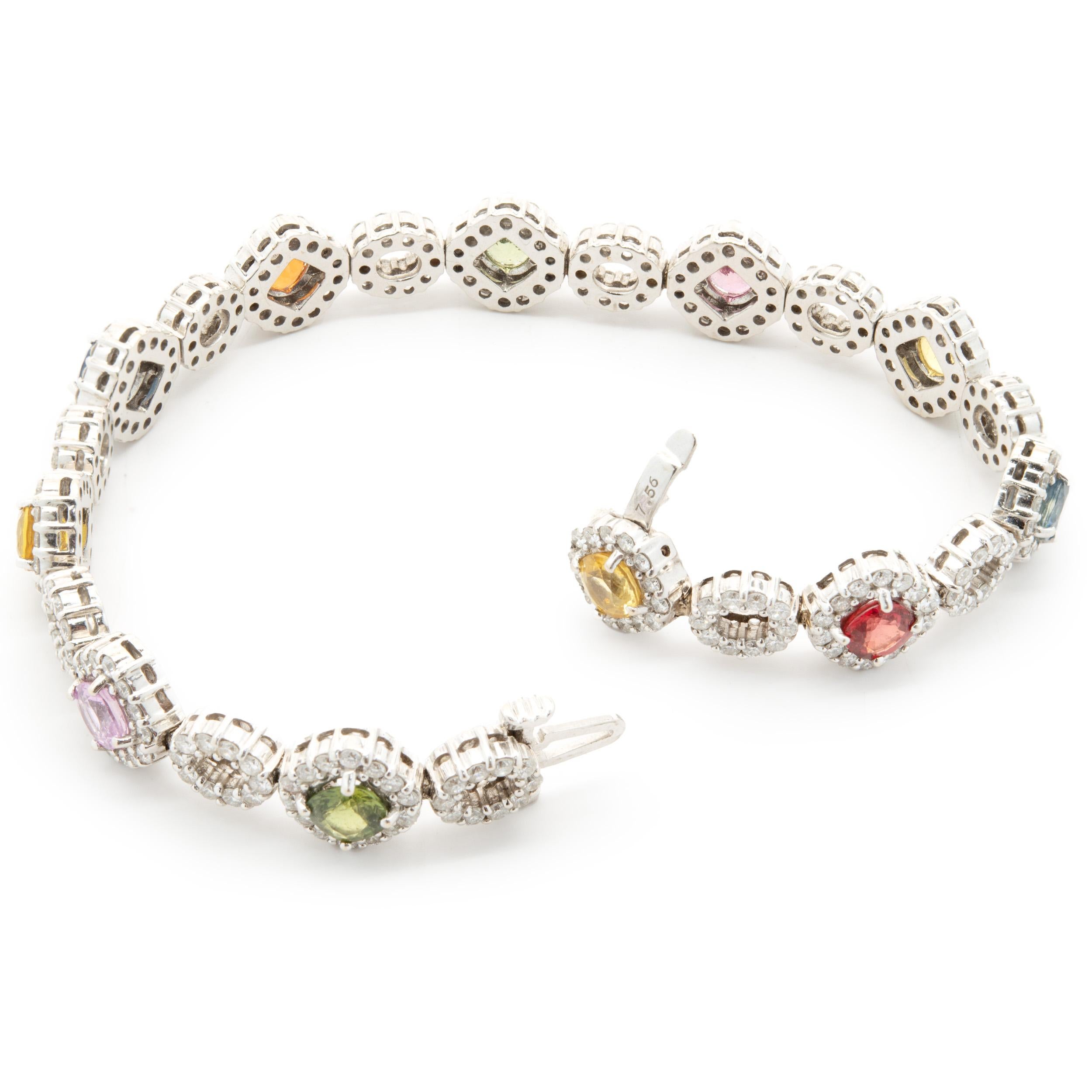 Armband aus 18 Karat Weißgold mit Regenbogen-Saphir und Diamant (Kissenschliff)