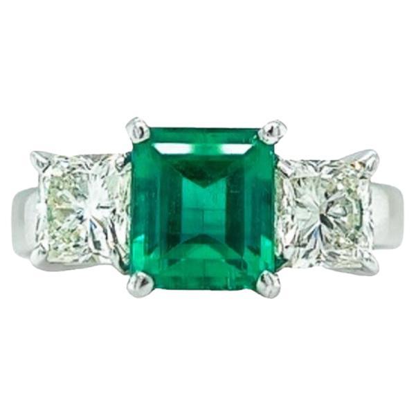 18 Karat White Gold Rectangular Emerald Diamond Cocktail Ring For Sale