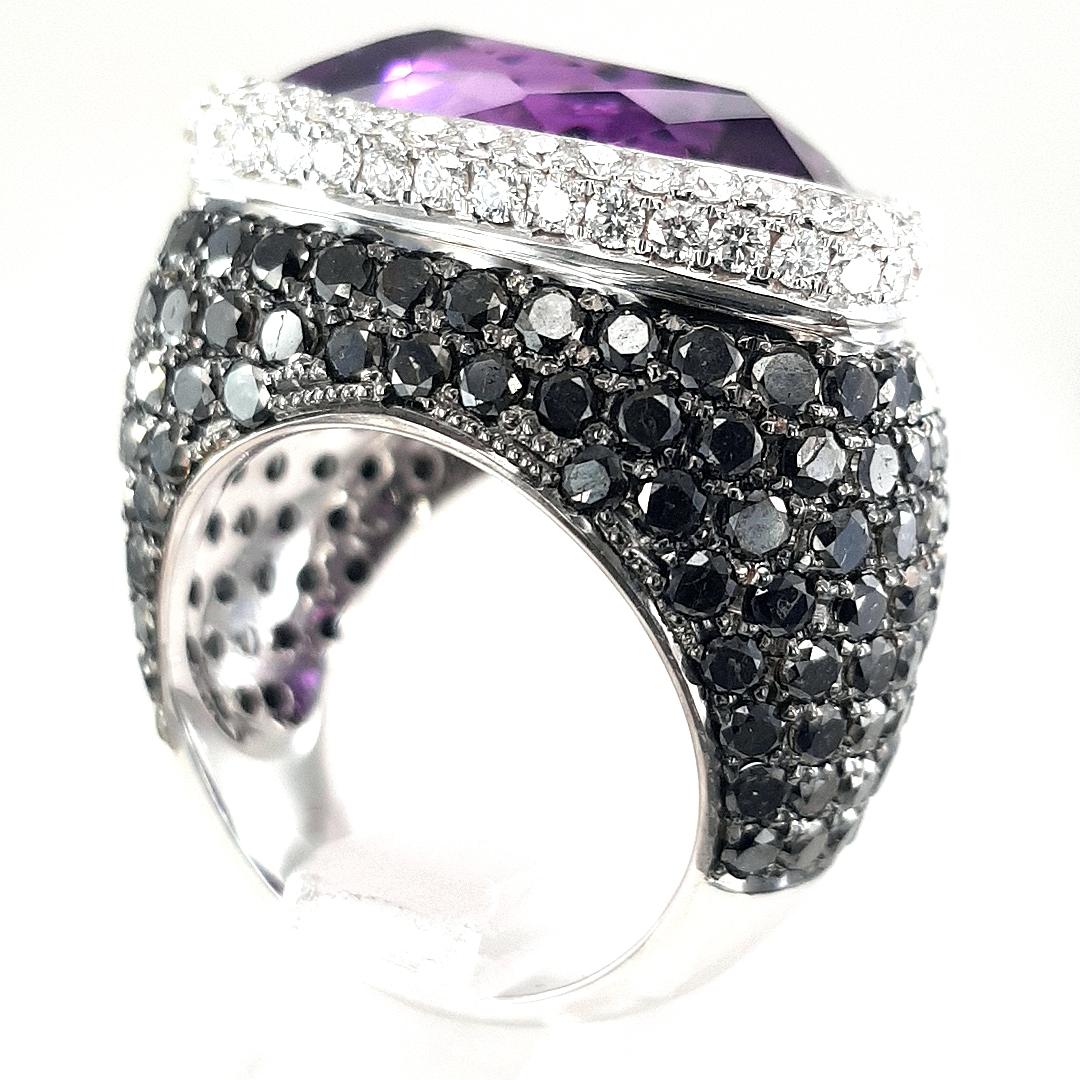 18kt White Gold Ring, 9ct Black and White Diamonds and 25ct Amethyst For Sale 9