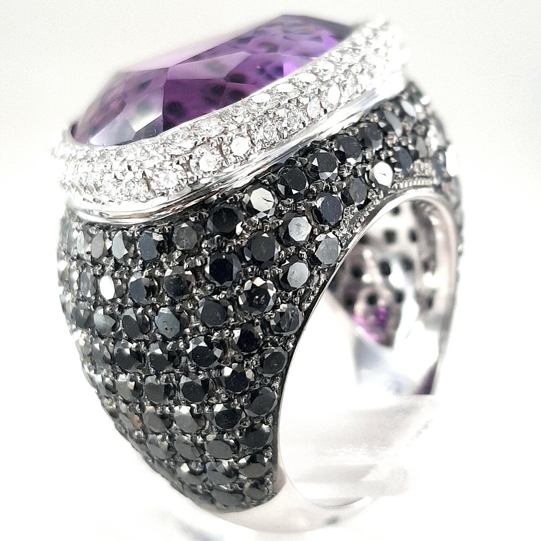 18kt White Gold Ring, 9ct Black and White Diamonds and 25ct Amethyst For Sale 10