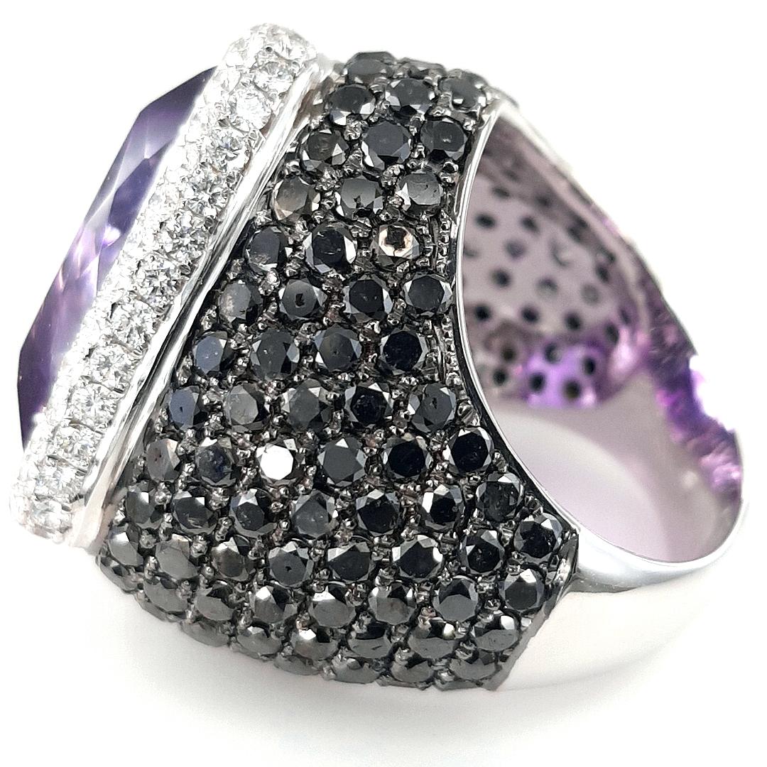 Women's or Men's 18kt White Gold Ring, 9ct Black and White Diamonds and 25ct Amethyst For Sale