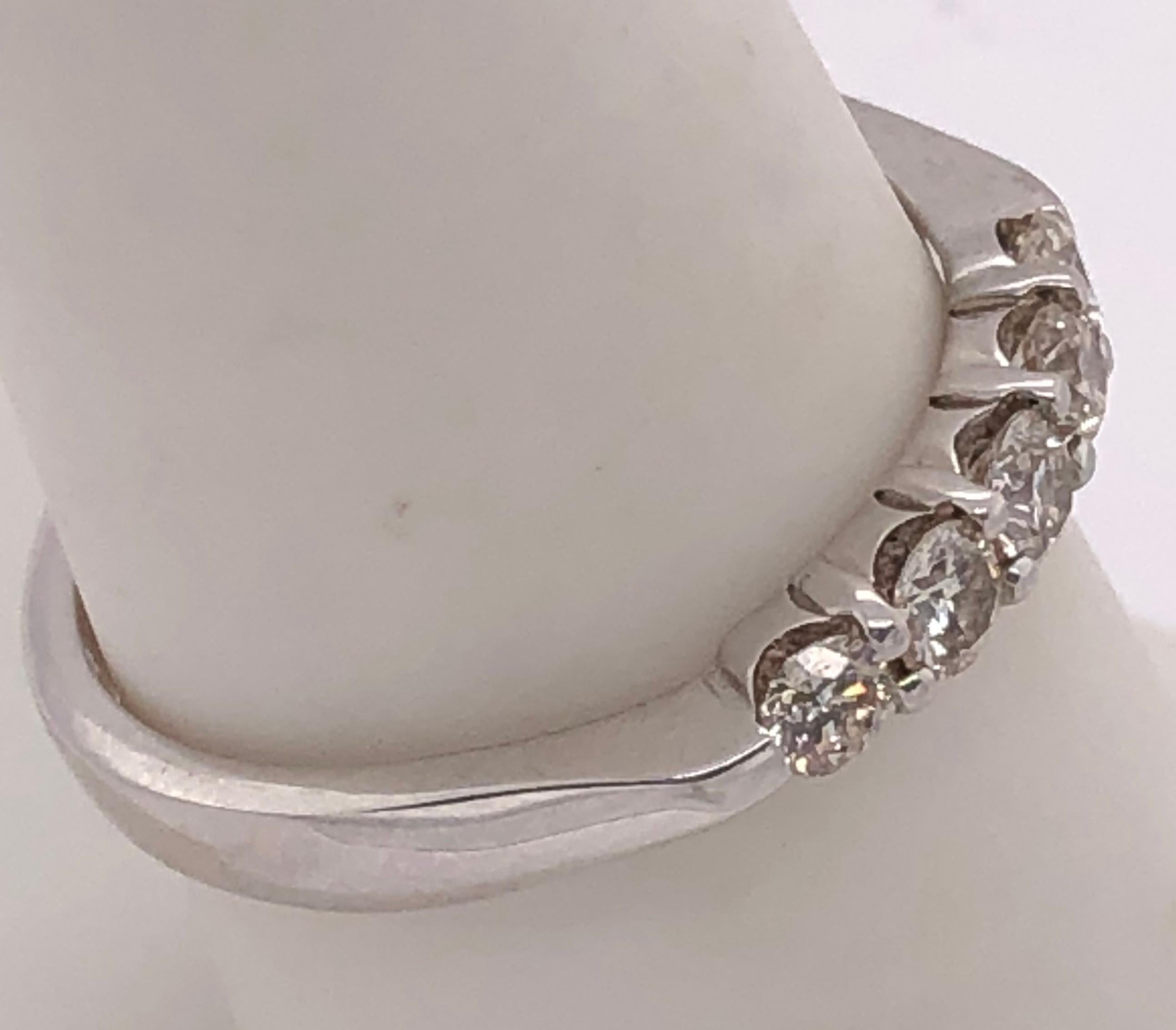 18 Karat White Gold Ring Engagement Anniversary Band with Five Diamonds In Good Condition For Sale In Stamford, CT