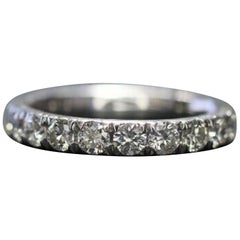 18 Karat White Gold Ring Has 17 Pieces of Round Cut Diamonds in 1.50 Carat