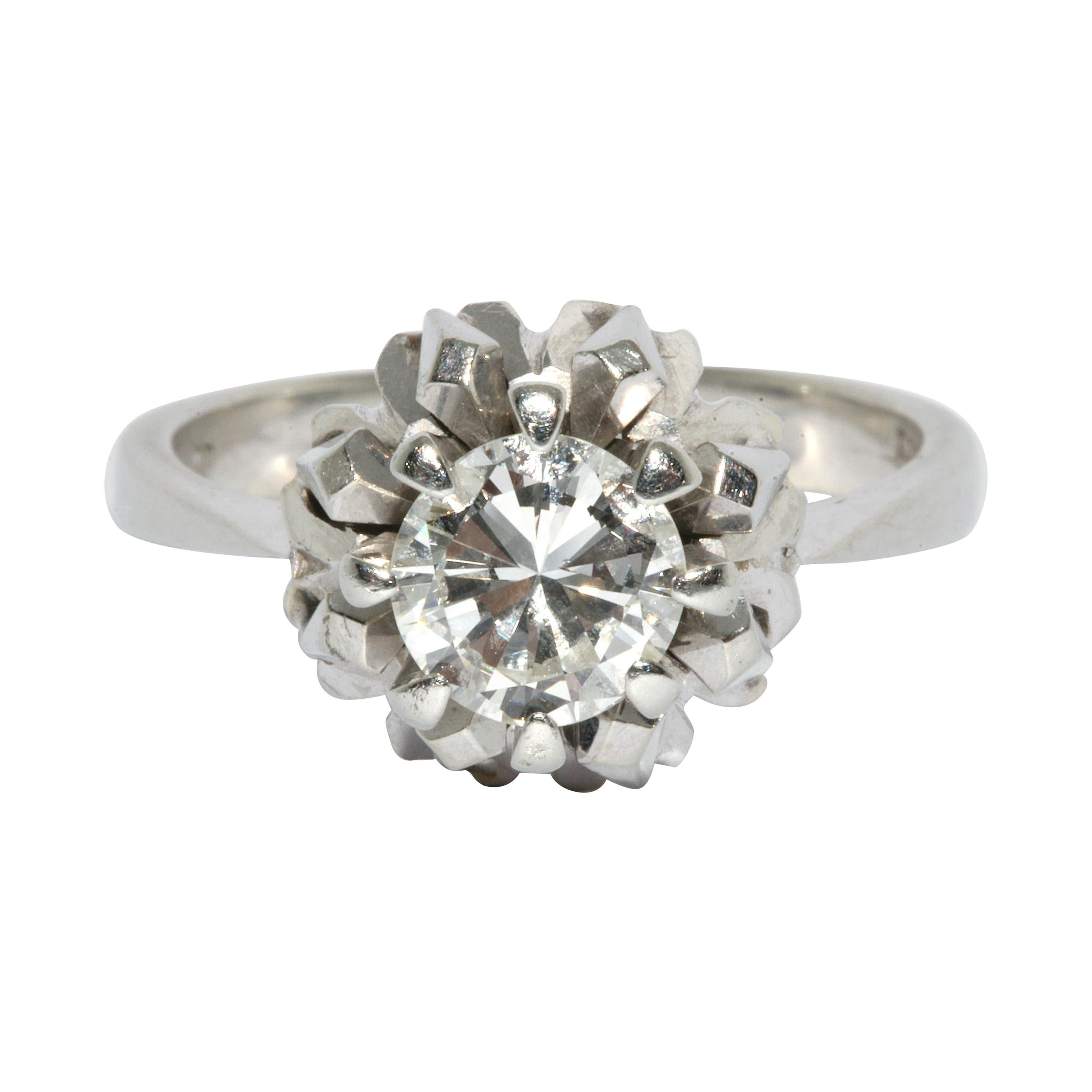 18 Karat White Gold Ring Set with 1.11 Carat White Solitaire Diamond For Sale