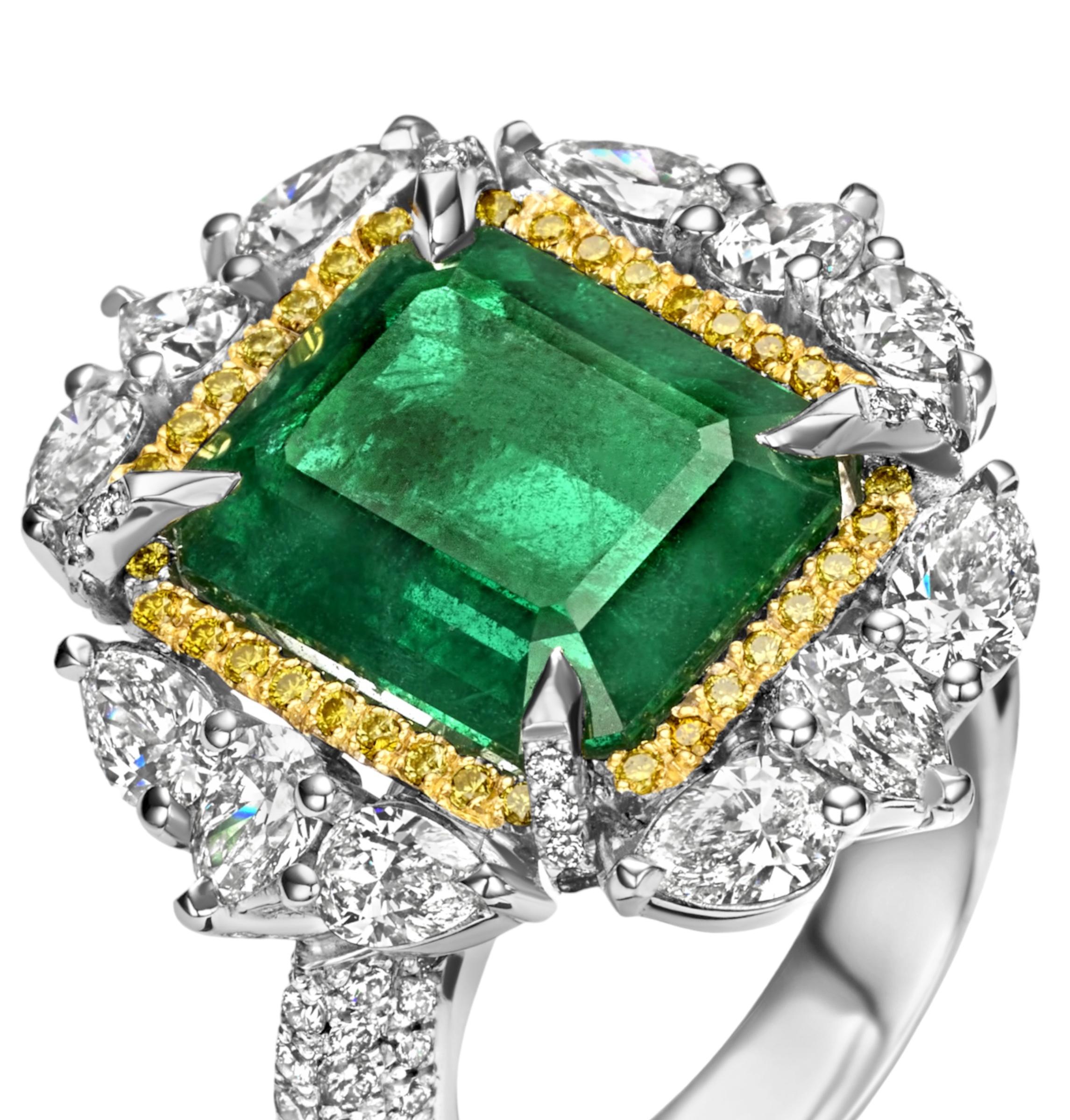 18 kt. White Gold Ring with 12.27 ct. Emerald, Pear shape diamonds 2.62 ct.

Completely handcrafted in our atelier,beatiful Emerald and Diamonds. 

Emerald: 12.27 ct.

Pear shape diamonds 2,62 ct.

Fancy Yellow diamonds together 0,29 ct.

Brilliant