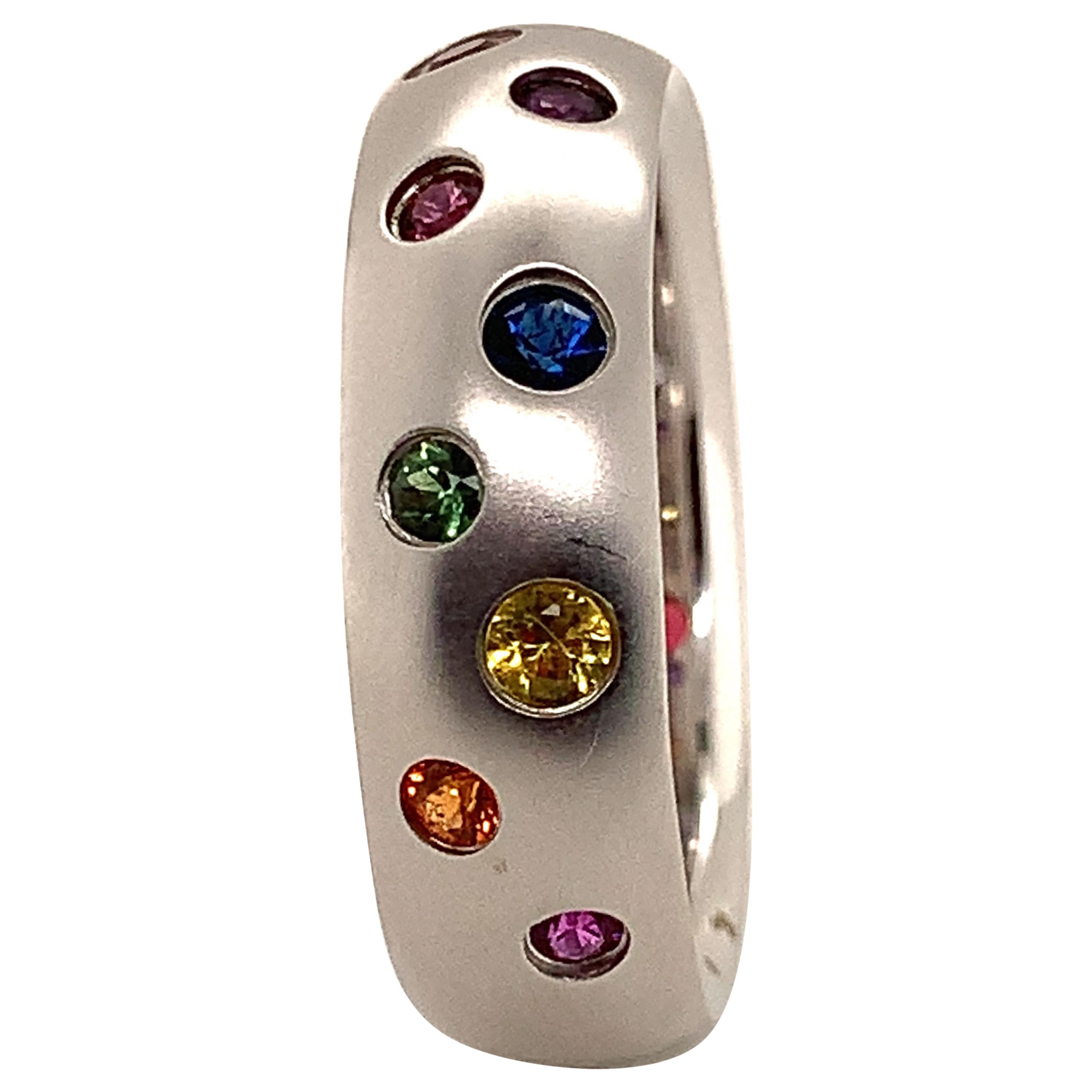 Bague en or blanc 18 carats avec 15 saphirs multicolores