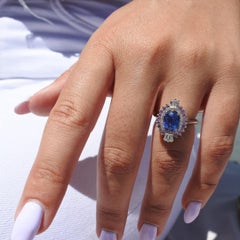 18 Karat White Gold Ring with 2.61 Carat Unheated Natural Blue Sapphire