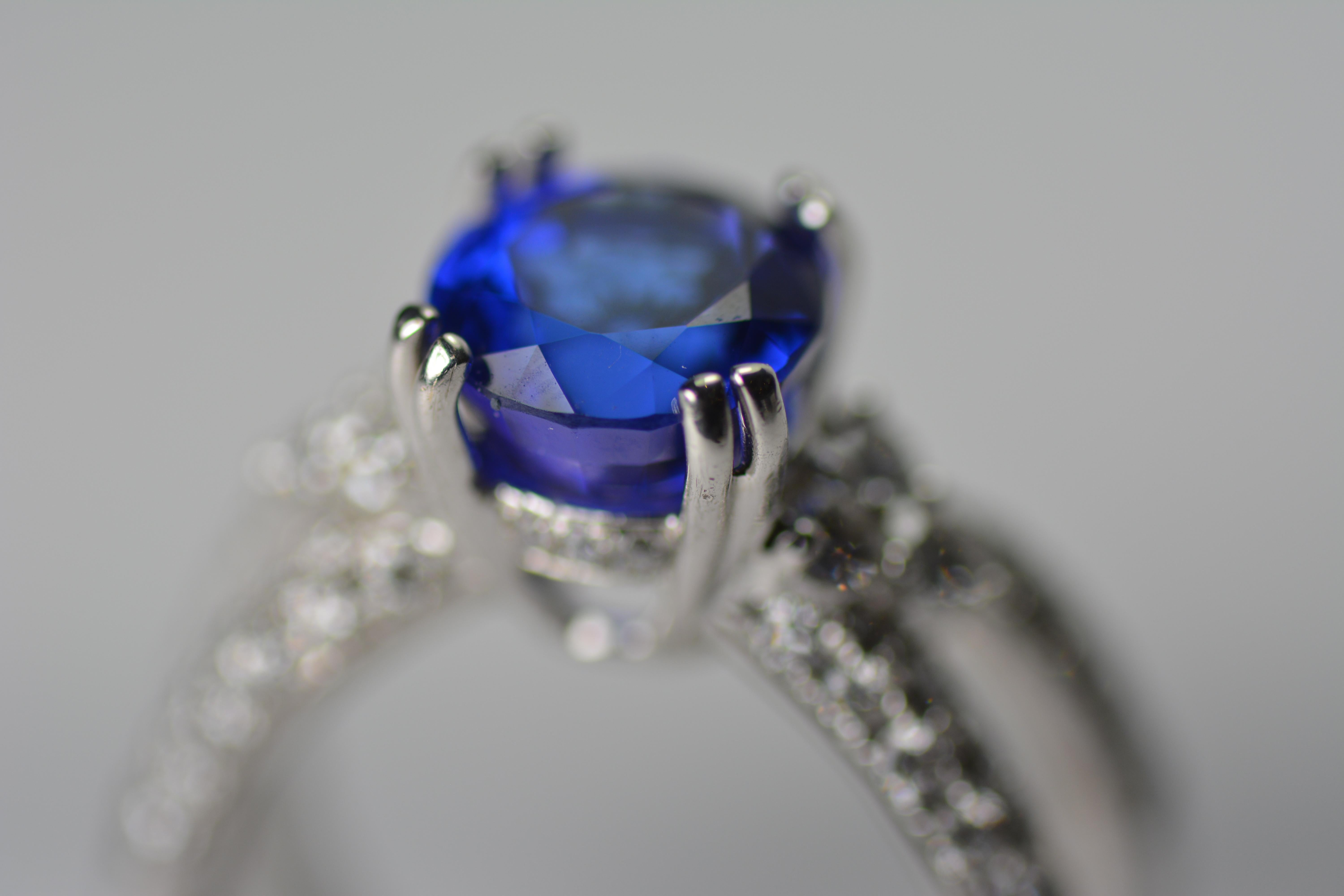 18 Karat White Gold Ring with 3.3 Carat Tanzanite and 1.30 TDW Diamond Ring 6