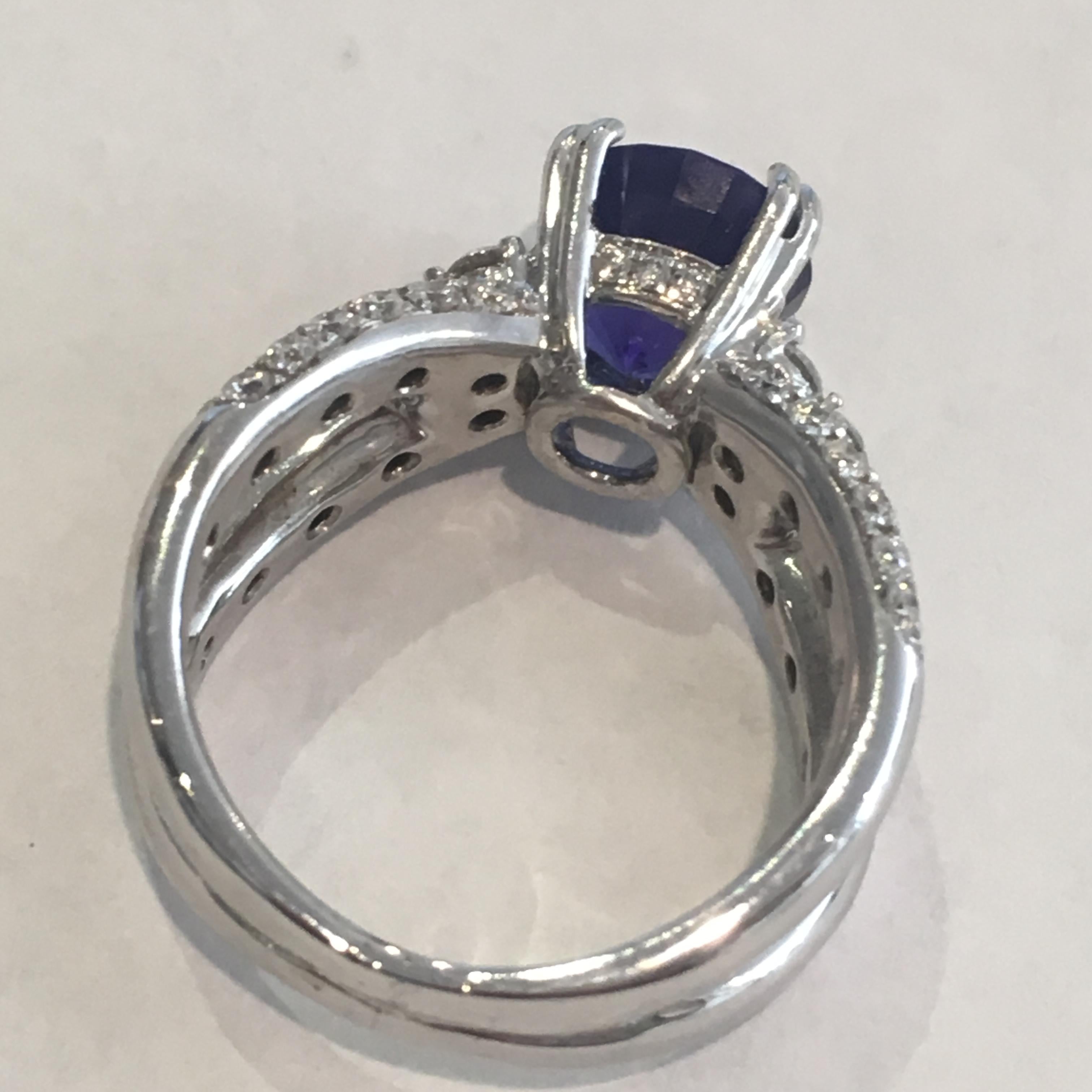 18 Karat White Gold Ring with 3.3 Carat Tanzanite and 1.30 TDW Diamond Ring 4