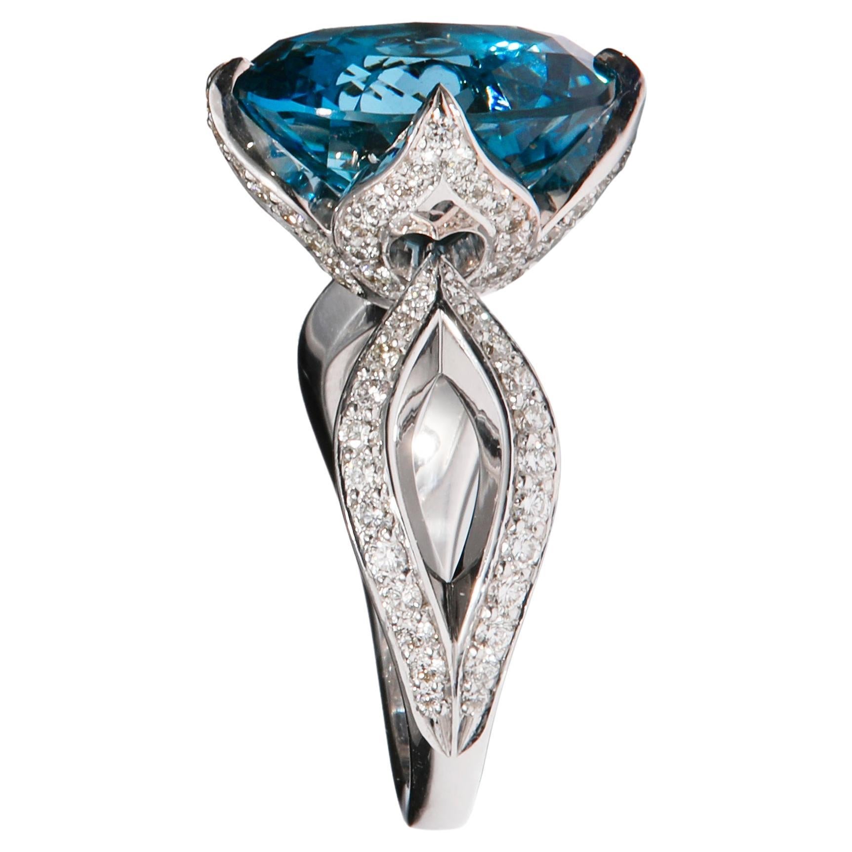 18 karat white gold ring with oval London blue topaz Key of Amsterdam collection