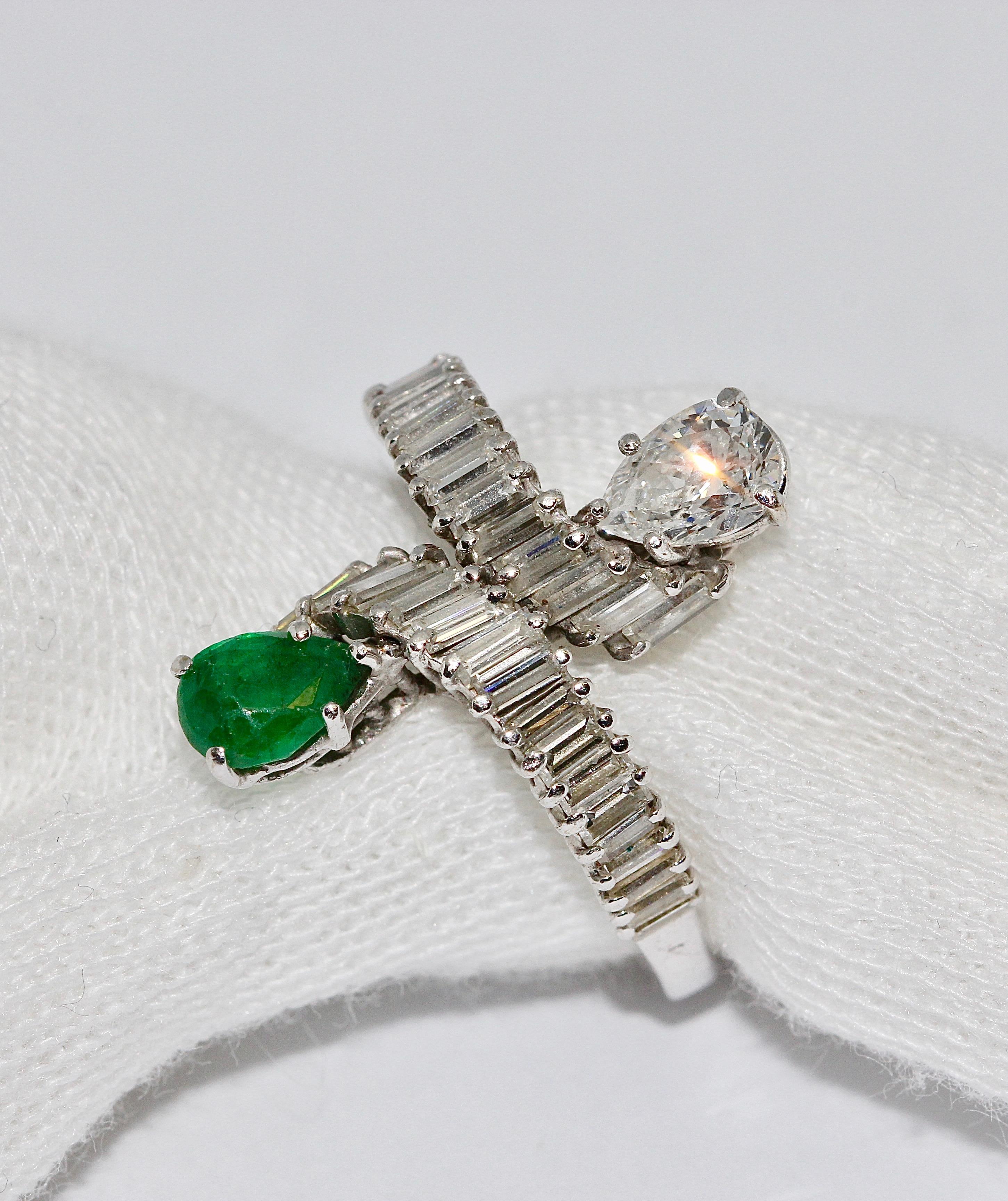 Modern 18 Karat White Gold Ring with Pear Cut Diamond and Emerald and Baguette Diamonds For Sale