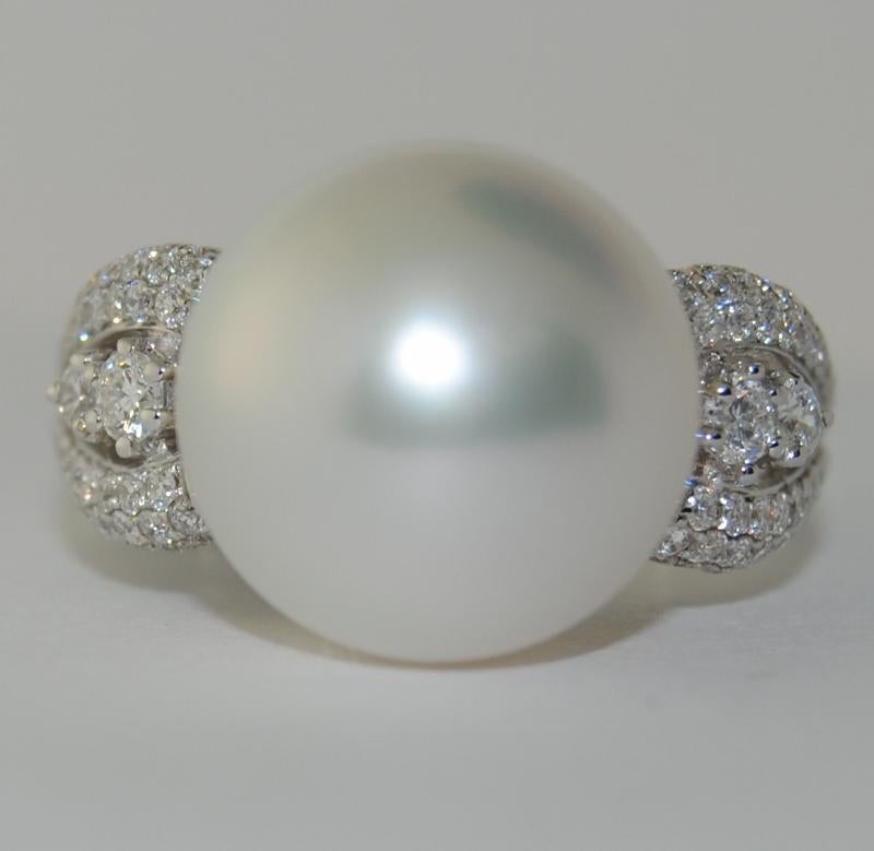 Round Cut 18 Karat White Gold Ring with South Sea Pearl and Round Diamonds For Sale