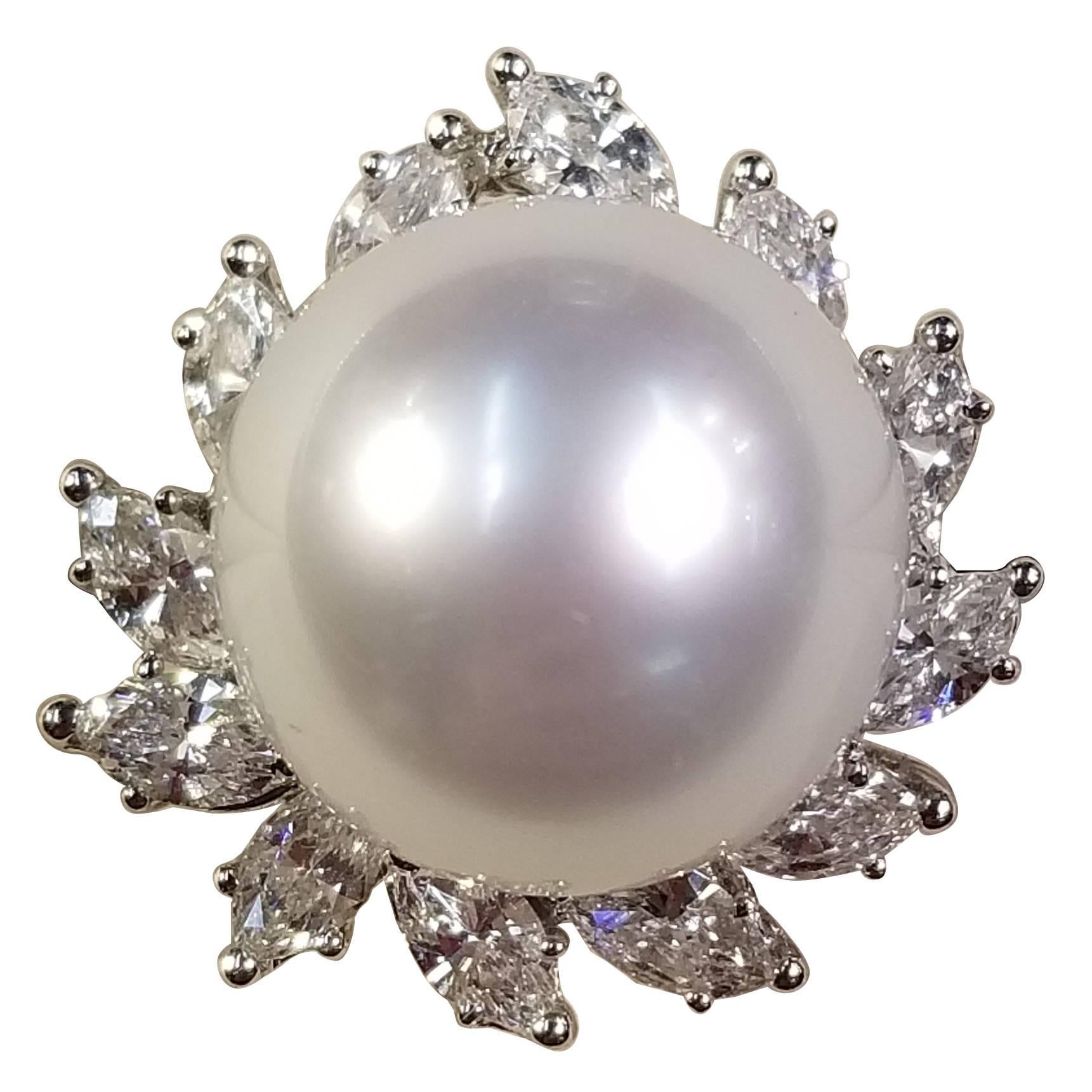 18 Karat White Gold Ring with South Sea Pearl and Surrounding Marquise Diamonds For Sale