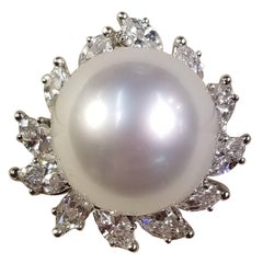 18 Karat White Gold Ring with South Sea Pearl and Surrounding Marquise Diamonds