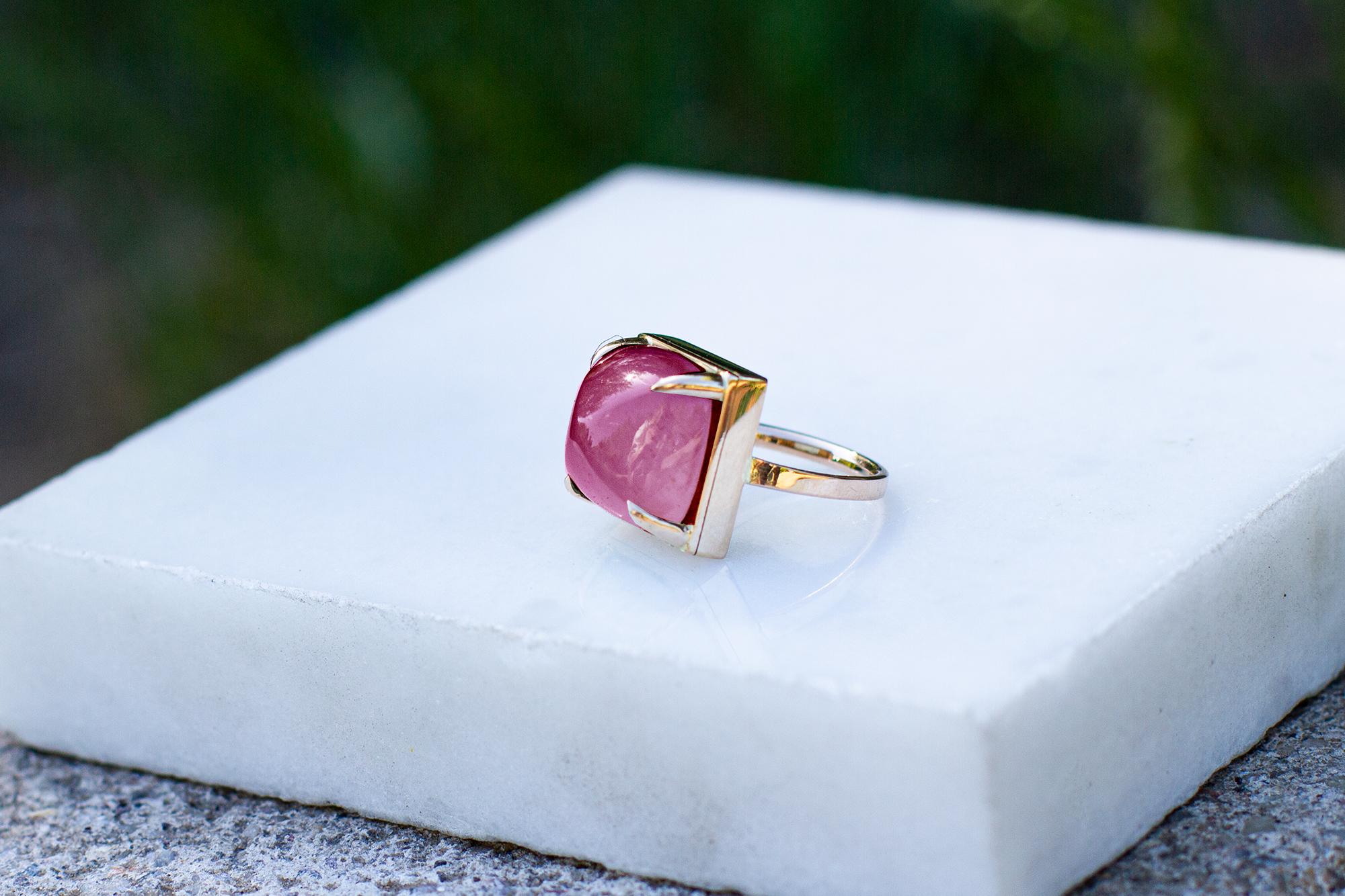 Women's or Men's White Gold Fashion Ring with Sugarloaf Pink Tourmaline For Sale