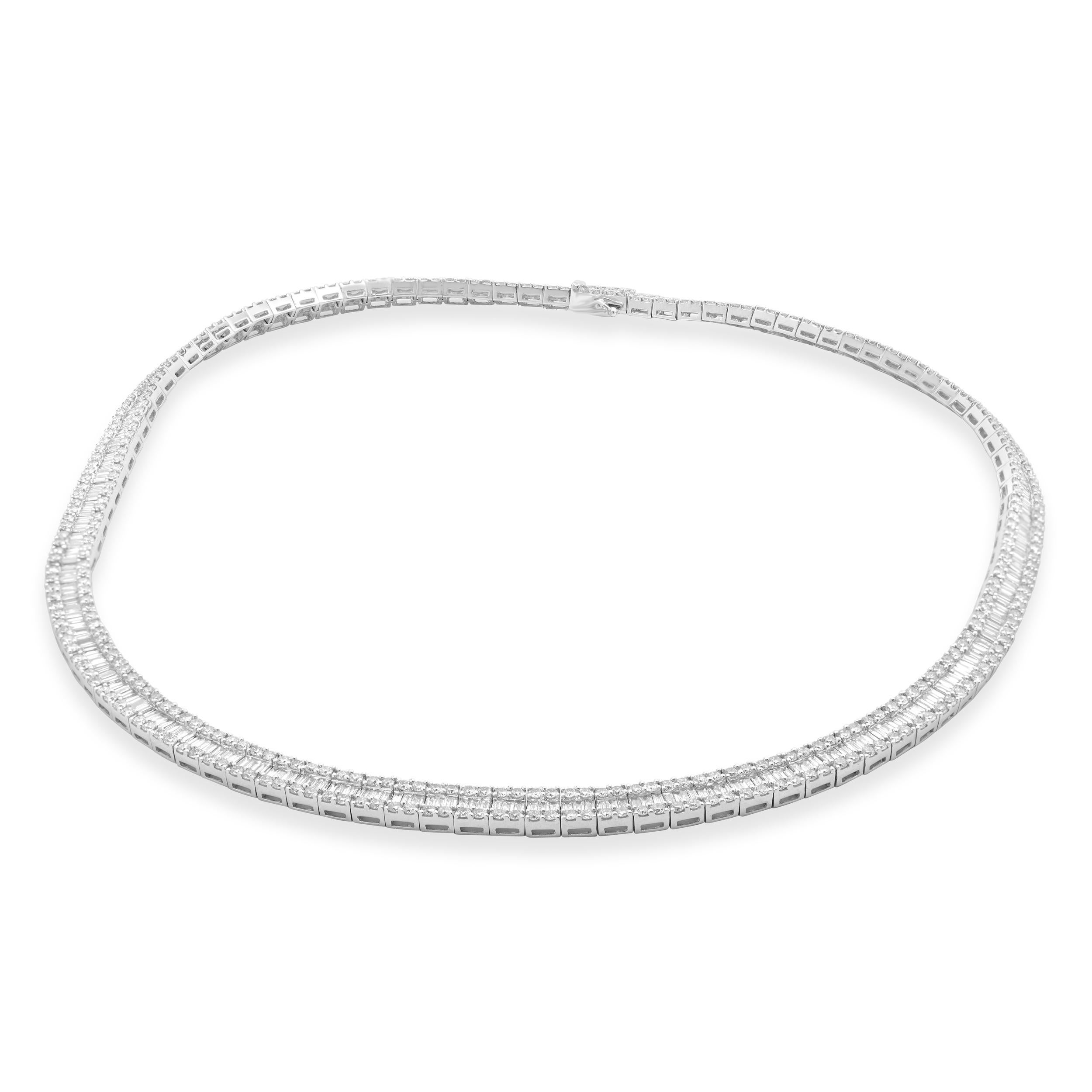 Taglio rotondo Collana con collare in oro bianco 18 carati con diamanti rotondi e taglio baguette in vendita