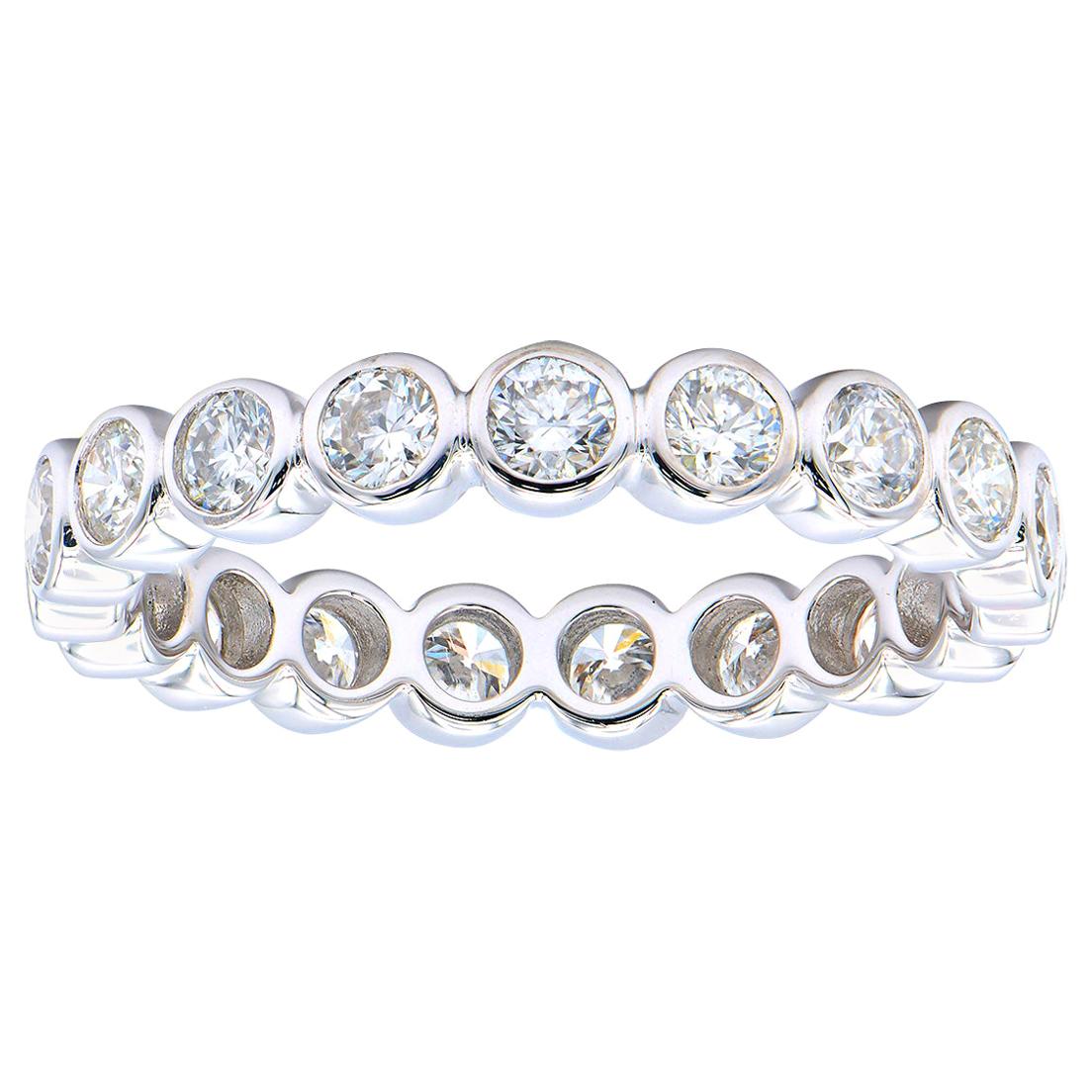 18 Karat Weißgold Eternity-Ring mit rundem Diamanten in Lünettenfassung