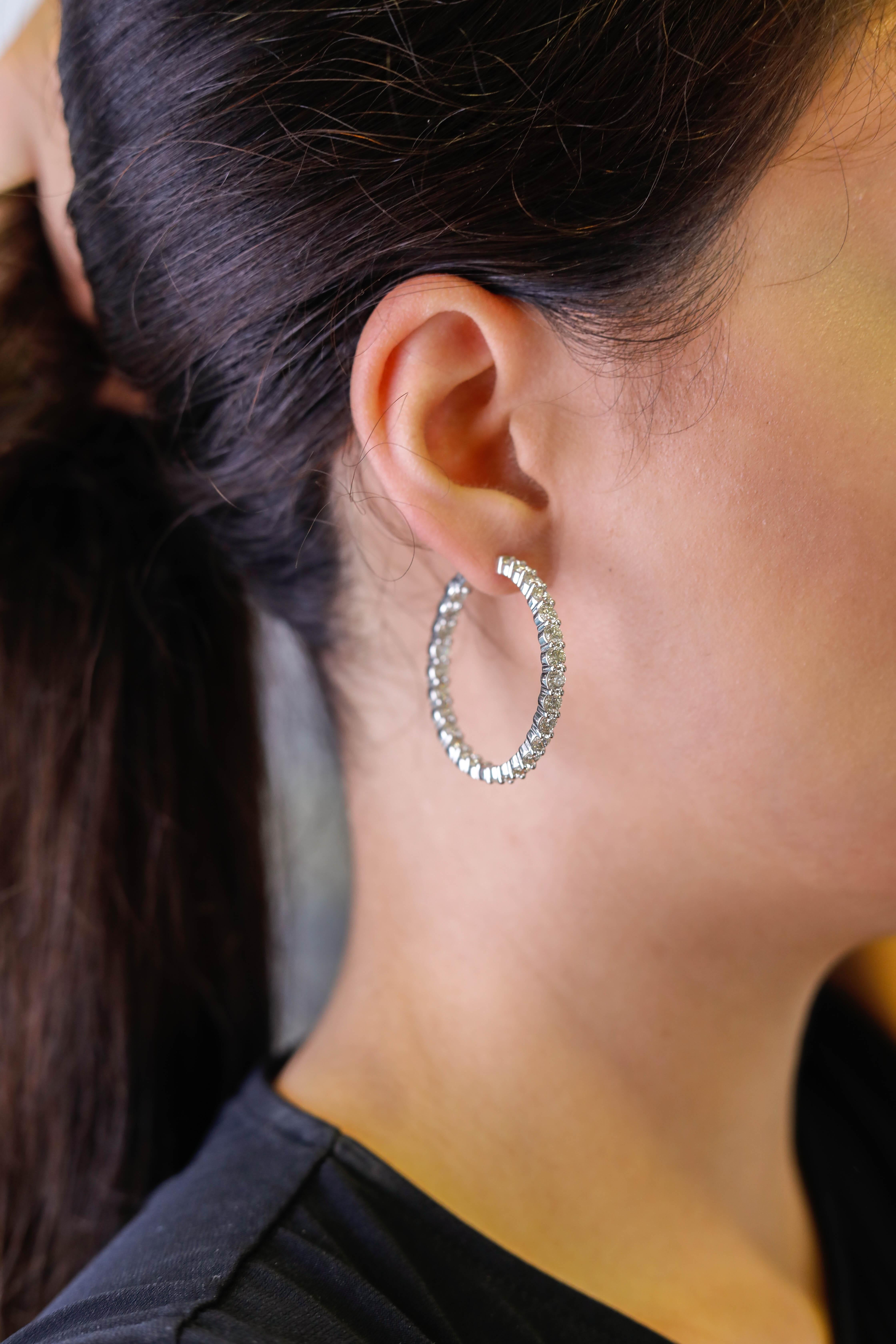 18 Karat Weißgold Runder Brillantschliff 8,0 Karat Diamant-Reifen-Ohrringe Schmuck

Das perfekte Geschenk zum Jahrestag für sie. Ein klassisches und elegantes Design. Präsentiert Sie (Anzahl der Steine) runde Diamanten von hoher Qualität, insgesamt