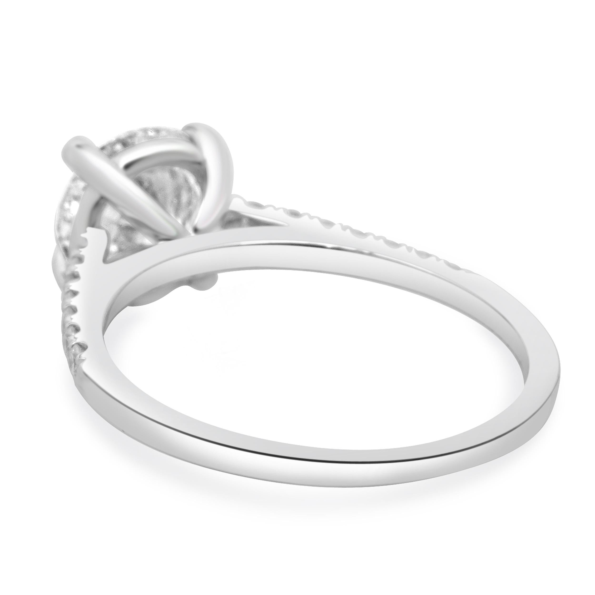 Round Cut 18 Karat White Gold Round Brilliant Cut Diamond Engagement Ring