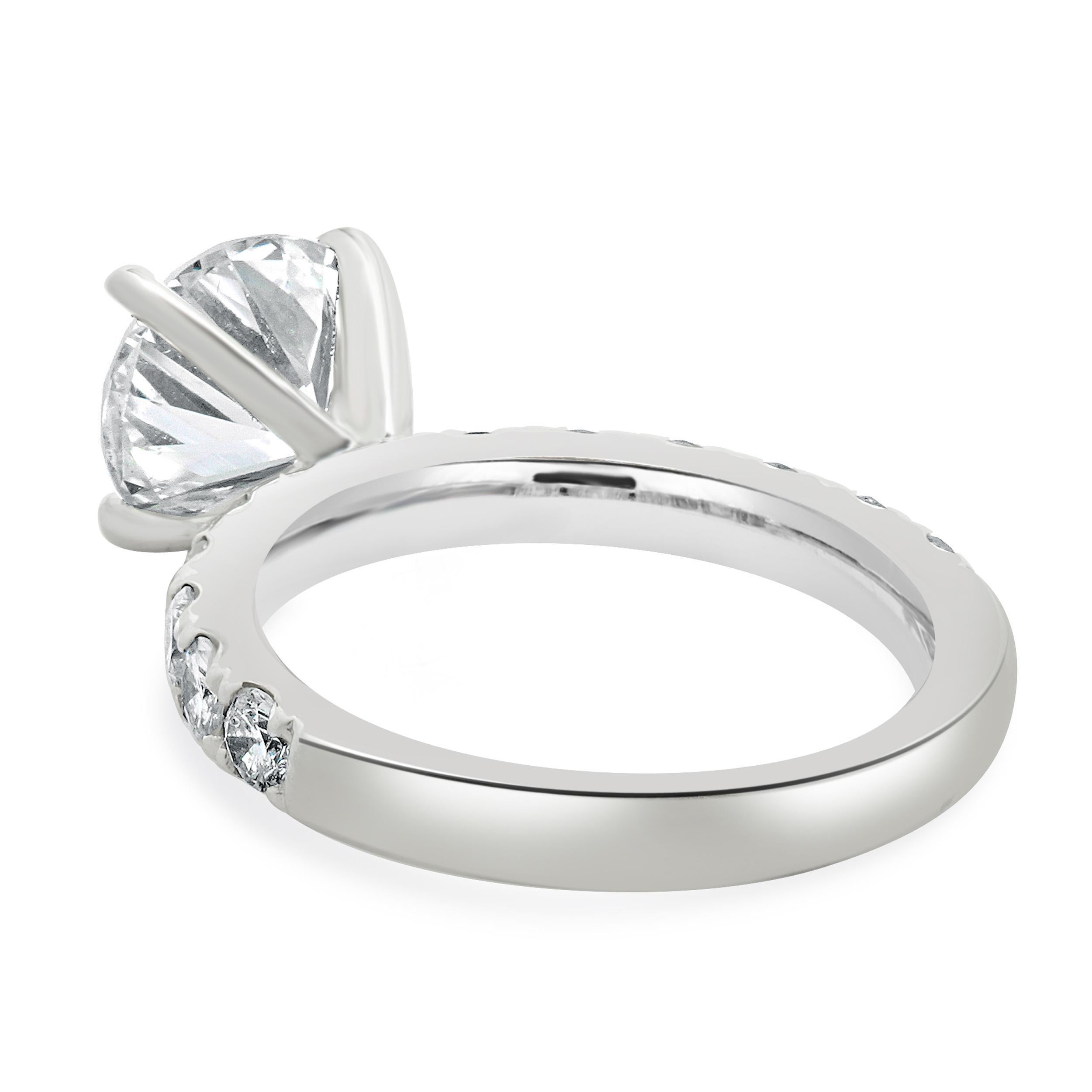 Round Cut 18 Karat White Gold Round Brilliant Cut Diamond Engagement Ring For Sale