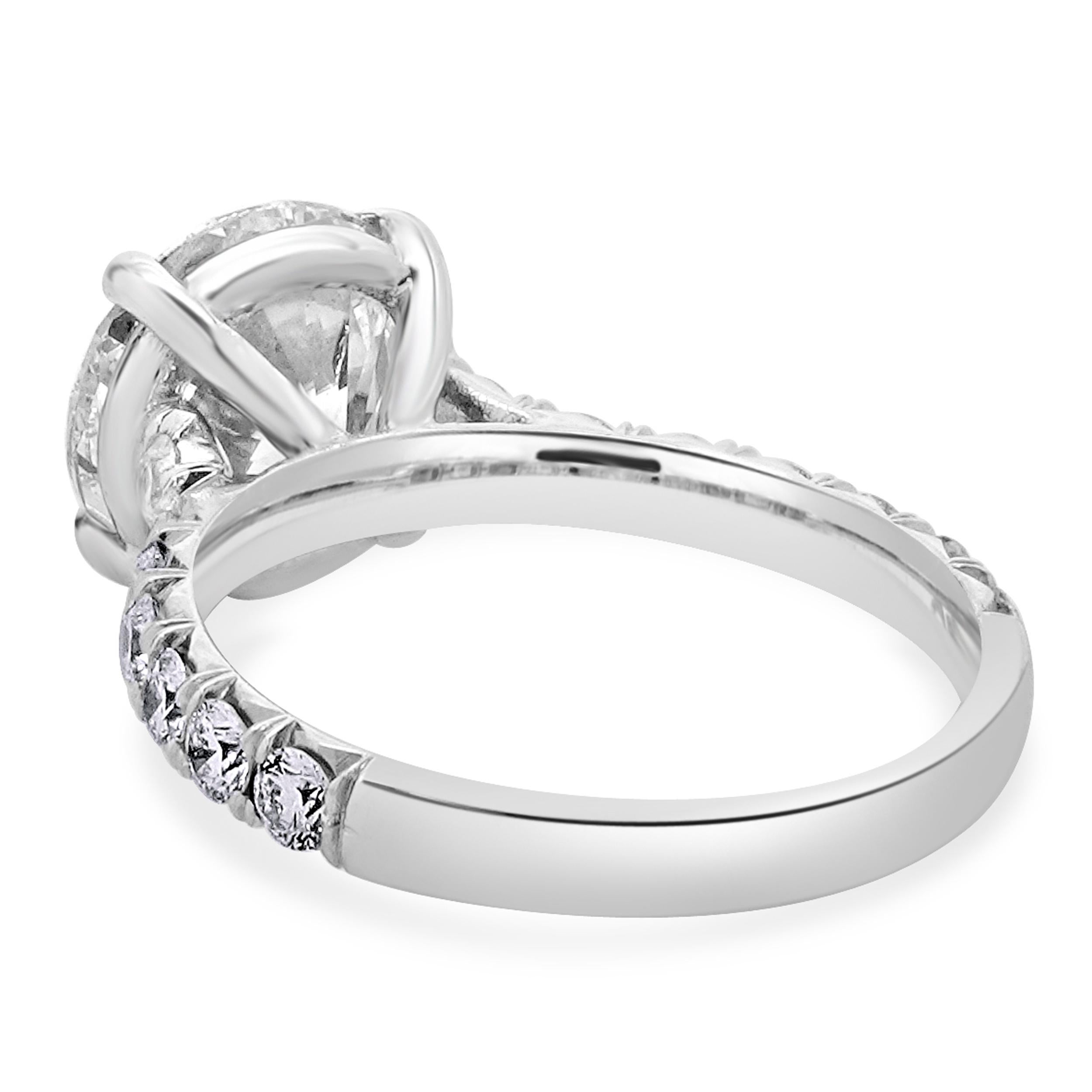 Verlobungsring aus 18 Karat Weißgold mit rundem Diamanten im Brillantschliff im Zustand „Hervorragend“ im Angebot in Scottsdale, AZ