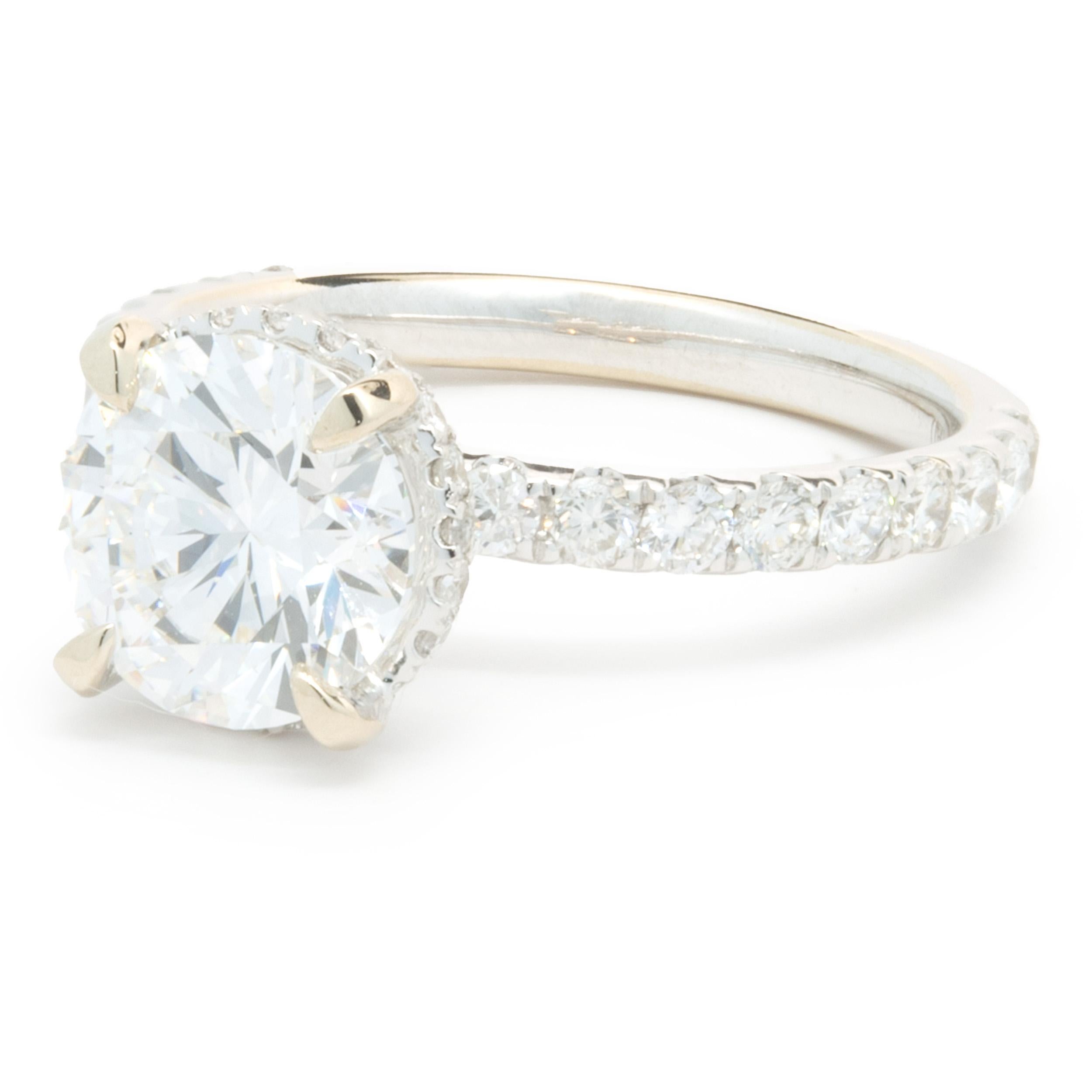 18 Karat White Gold Round Brilliant Cut Diamond Engagement Ring In Excellent Condition For Sale In Scottsdale, AZ