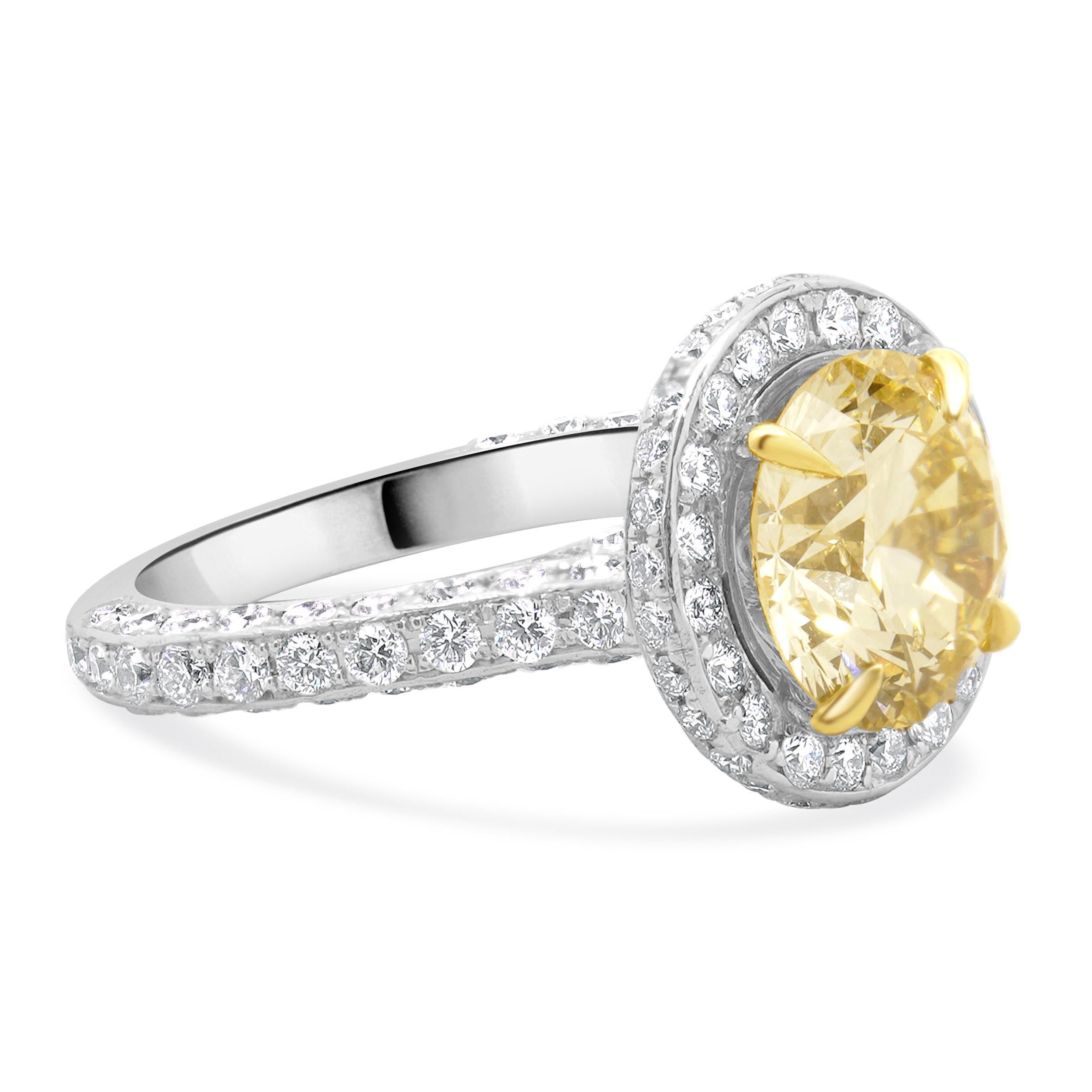 Anillo de compromiso de oro blanco de 18 quilates con diamante redondo talla brillante en Excelente estado para la venta en Scottsdale, AZ
