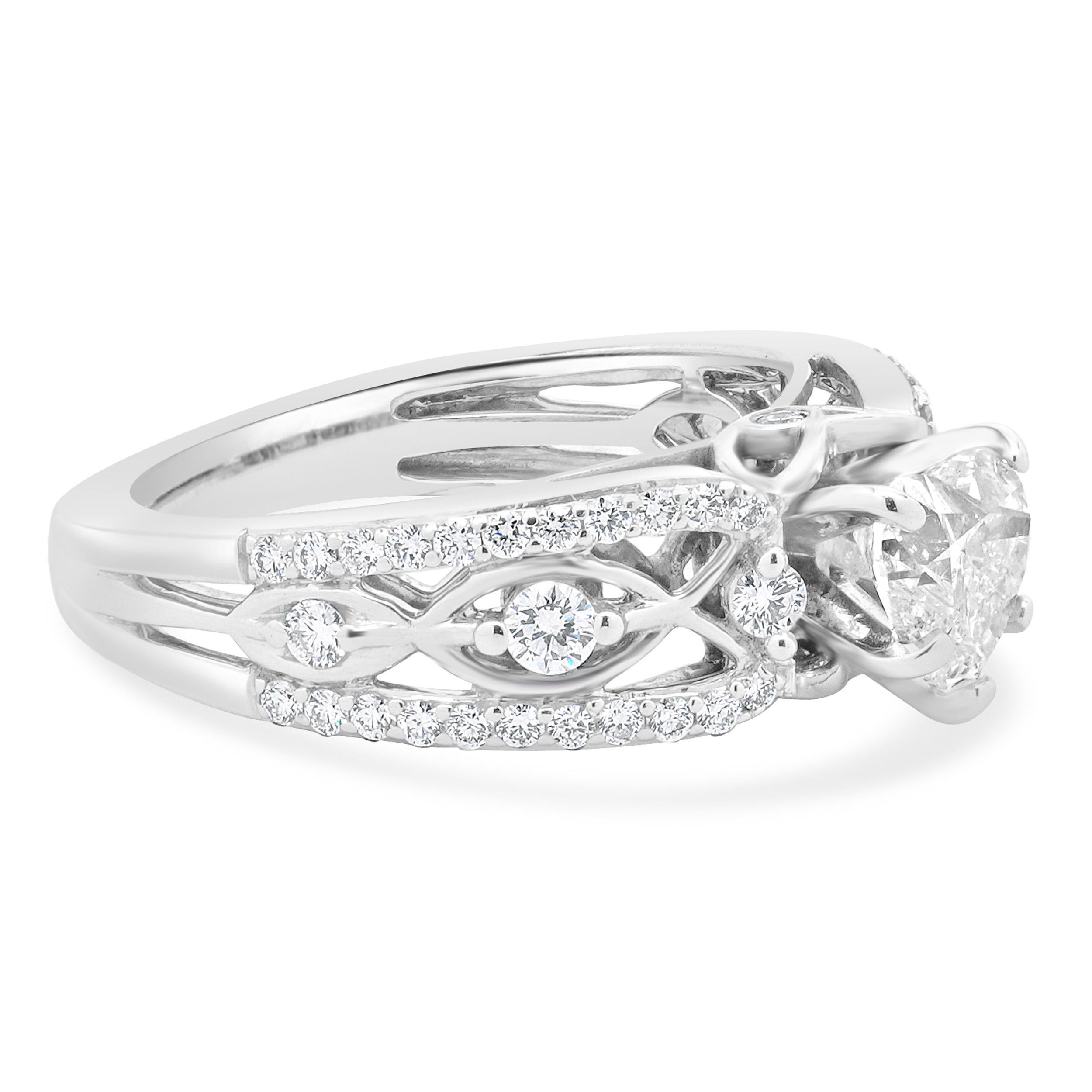 18 Karat White Gold Round Brilliant Cut Diamond Engagement Ring In Excellent Condition For Sale In Scottsdale, AZ