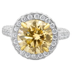 Verlobungsring aus 18 Karat Weißgold mit rundem Diamanten im Brillantschliff