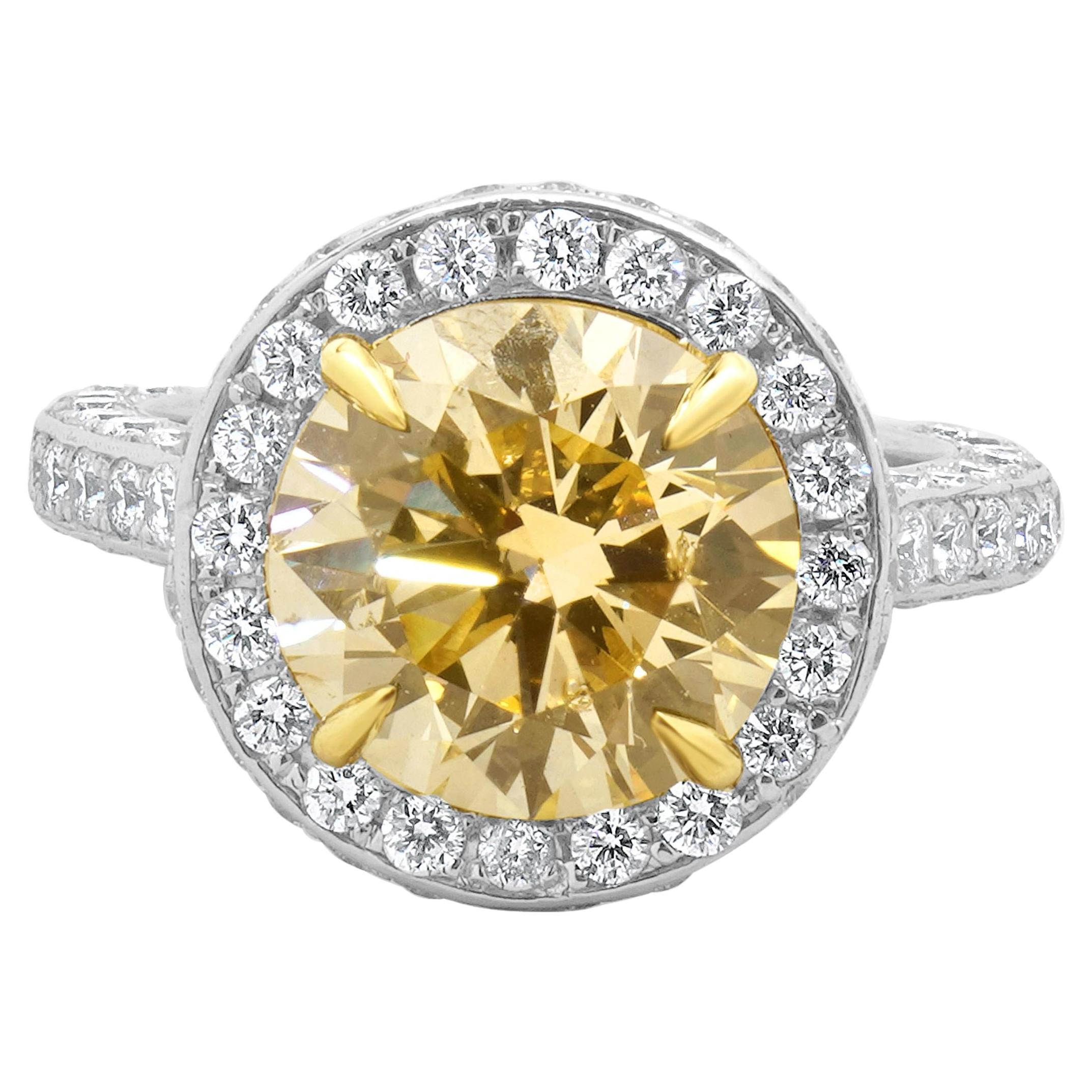 Bague de fiançailles en or blanc 18 carats avec diamants taille brillant rond