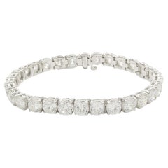 18 Karat White Gold Round Brilliant Cut Diamond Tennis Bracelet