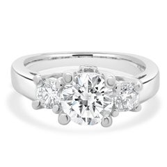 Verlobungsring aus 18 Karat Weißgold mit Diamant im Rundschliff