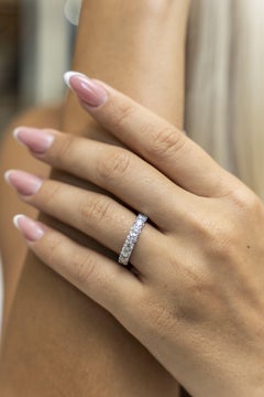 18 Karat White Gold Round Diamond Band Ring