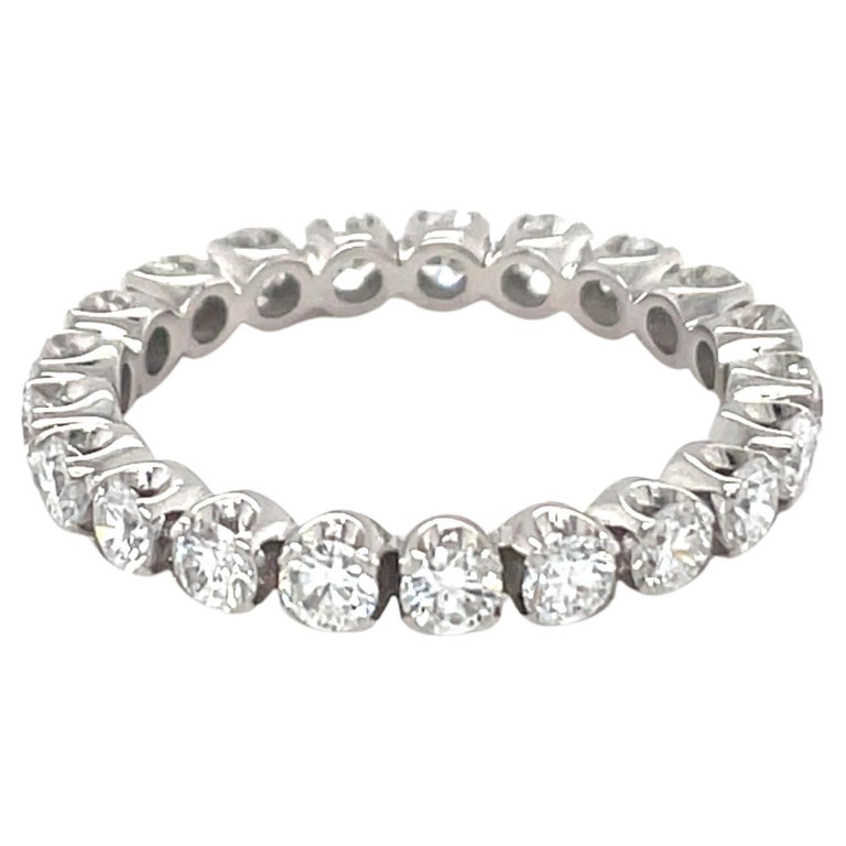 18 Karat White Gold Round Diamond Band Ring For Sale at 1stDibs