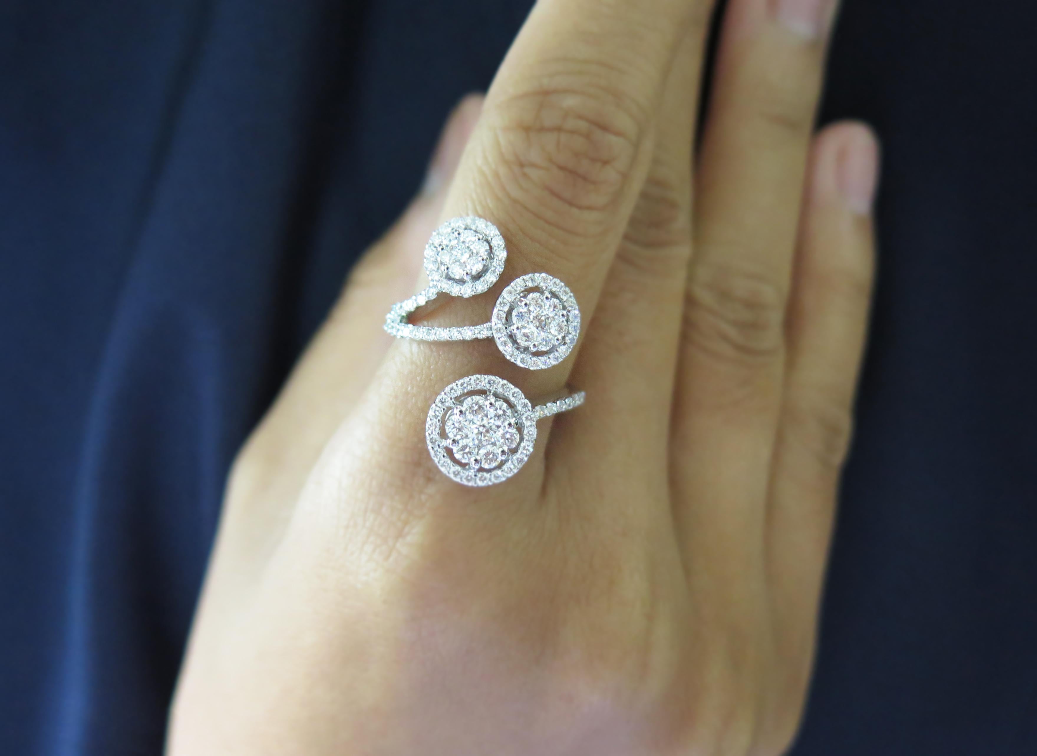 Women's 18 Karat White Gold Round Diamond Cocktail Ring For Sale