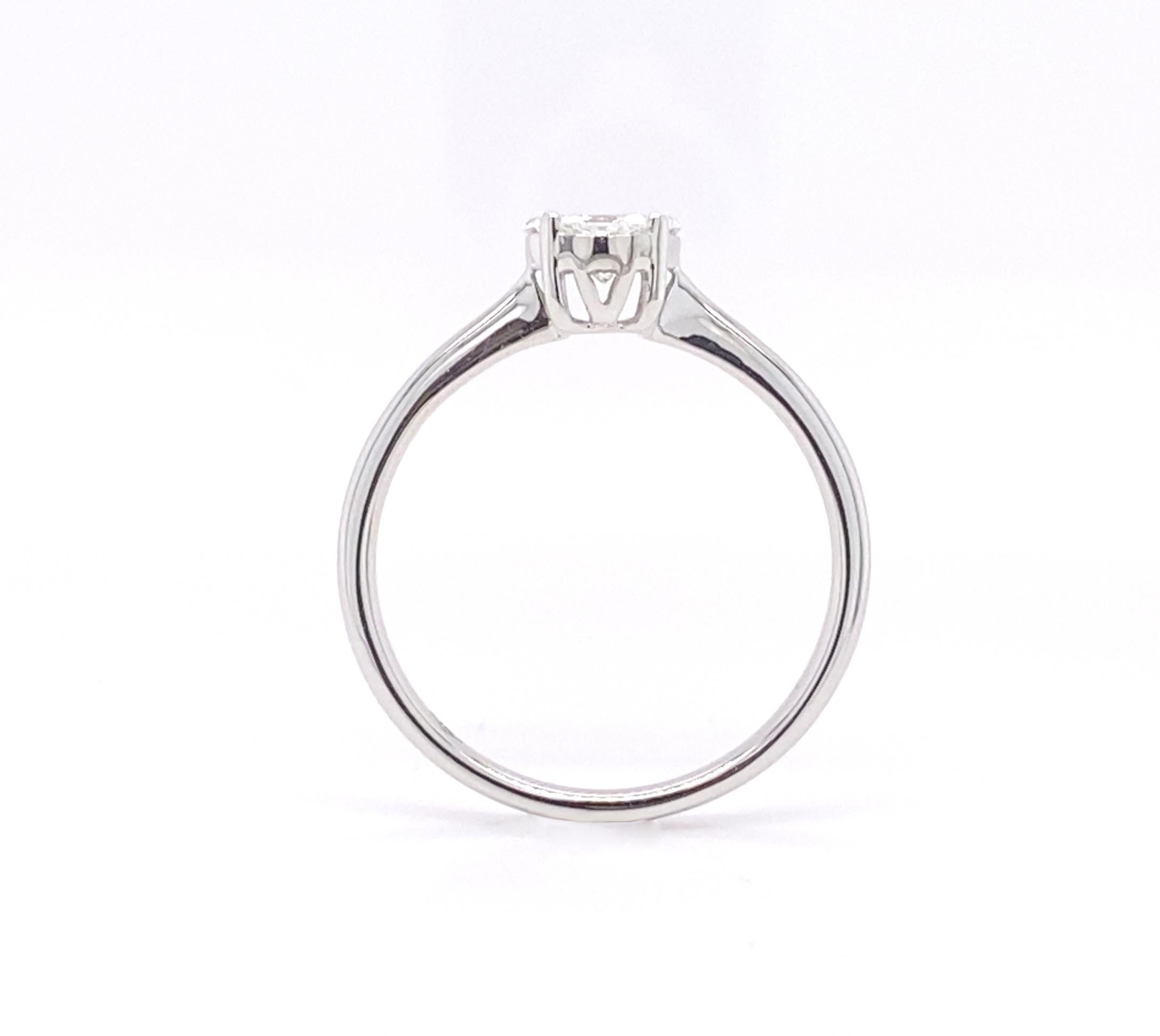 Romantic 18 Karat White Gold Round Illusion Diamond Engagement Ring For Sale