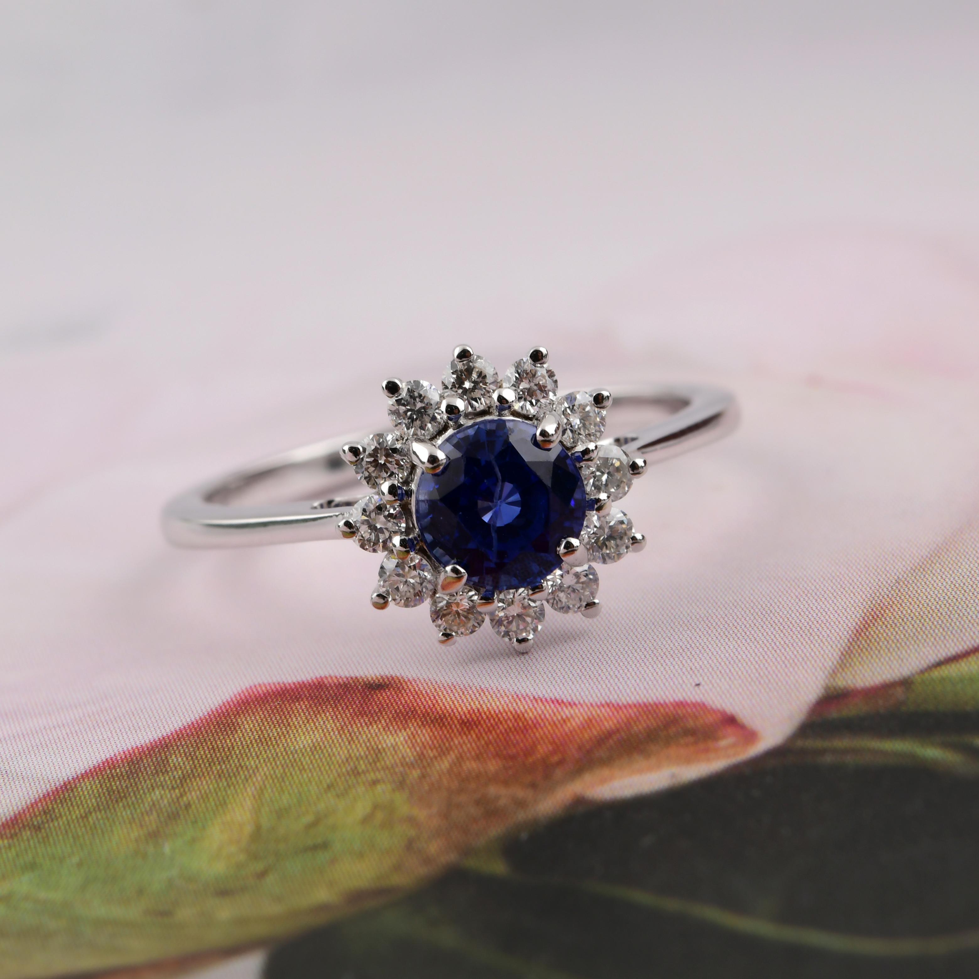 in vendita:  Oro bianco 18 carati Zaffiro rotondo Diamante aureola Anello di fidanzamento a fiore Regalo 10