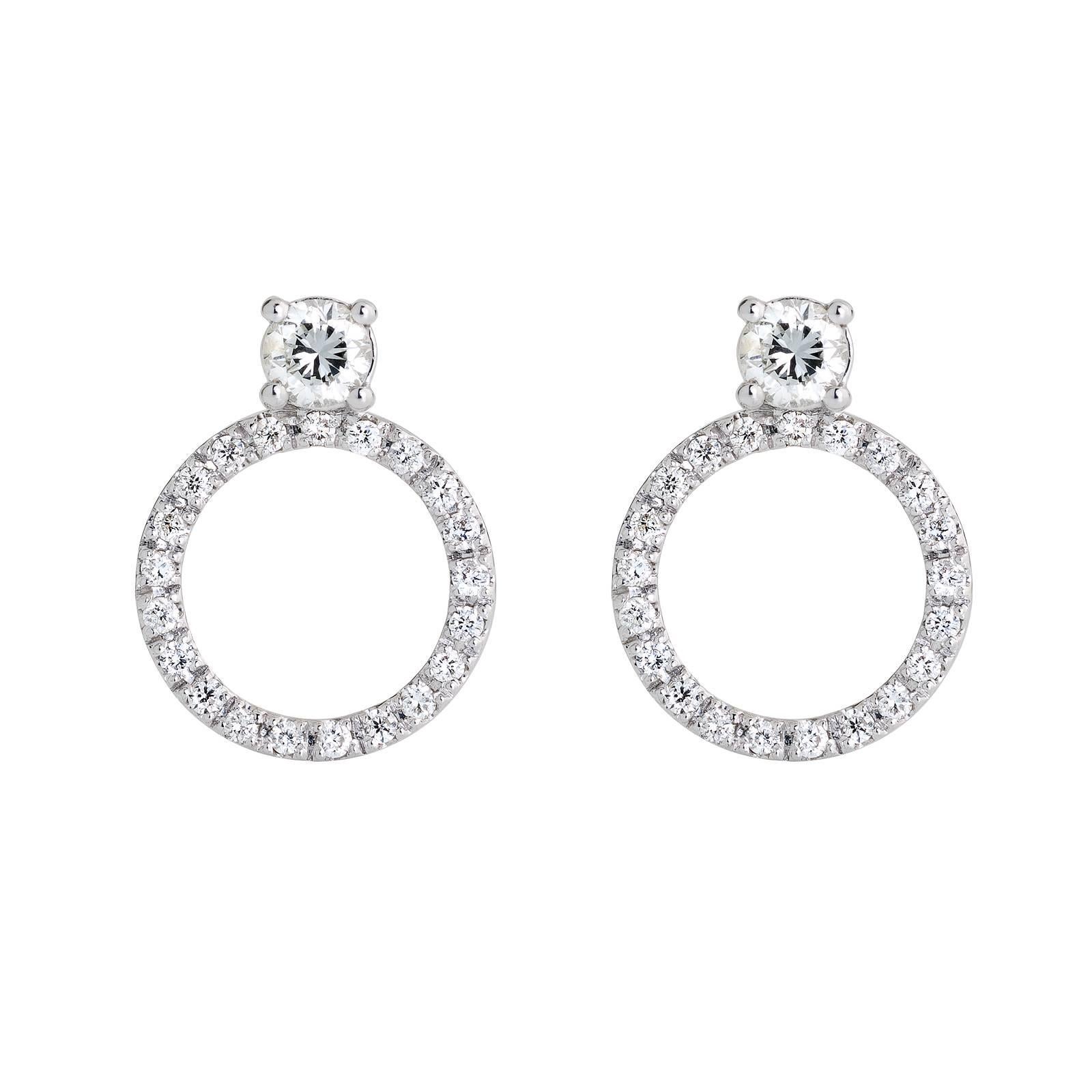 18 Karat White Gold with 44 White Diamonds 0.66 Carat Round Stud Earring Set For Sale