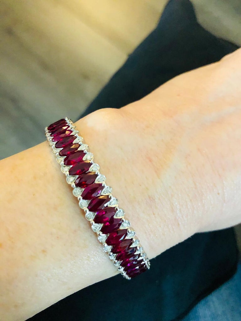 18 Karat White Gold Ruby Amore Eternity Bangle by Niquesa For Sale at ...