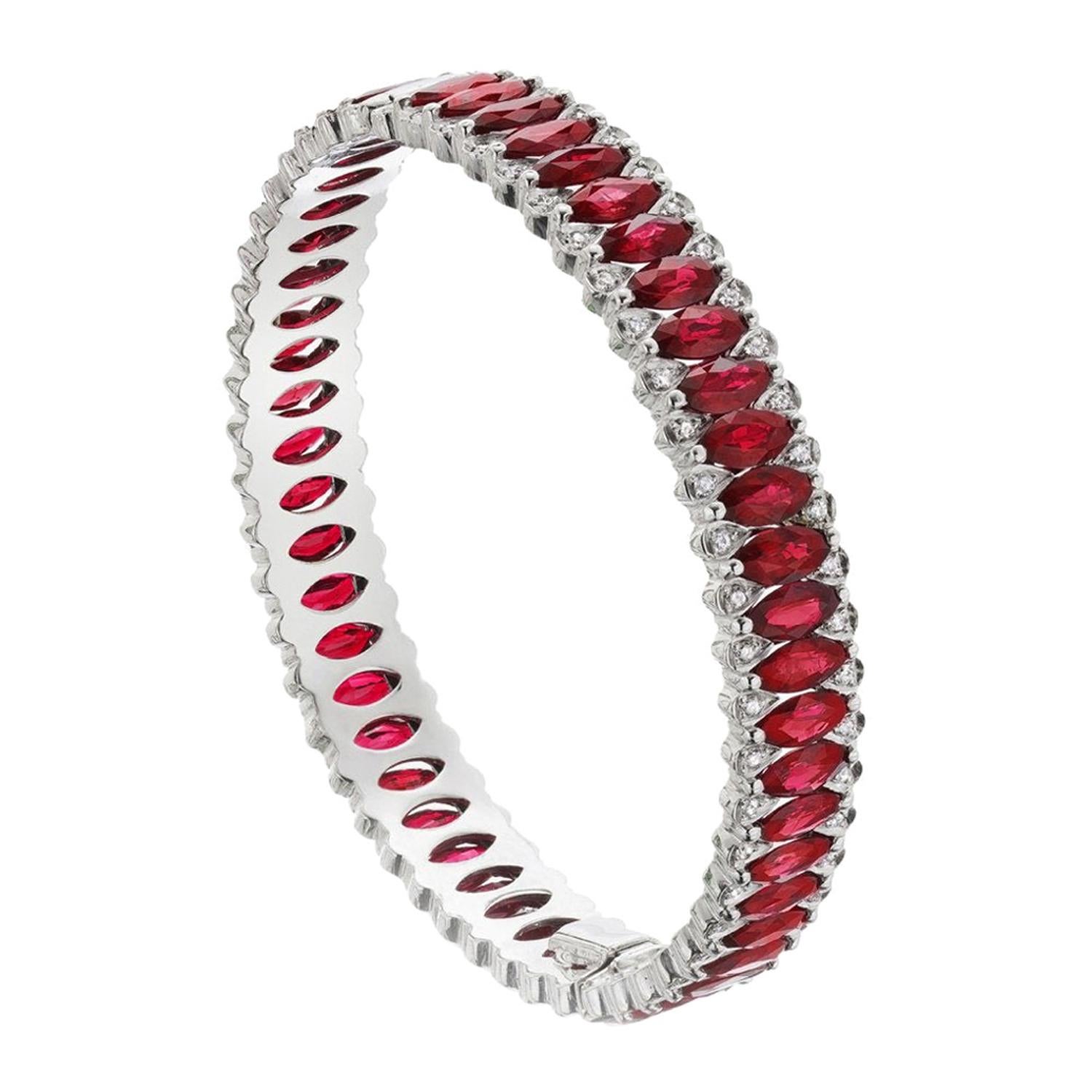 18 Karat White Gold Ruby Amore Eternity Bangle by Niquesa For Sale