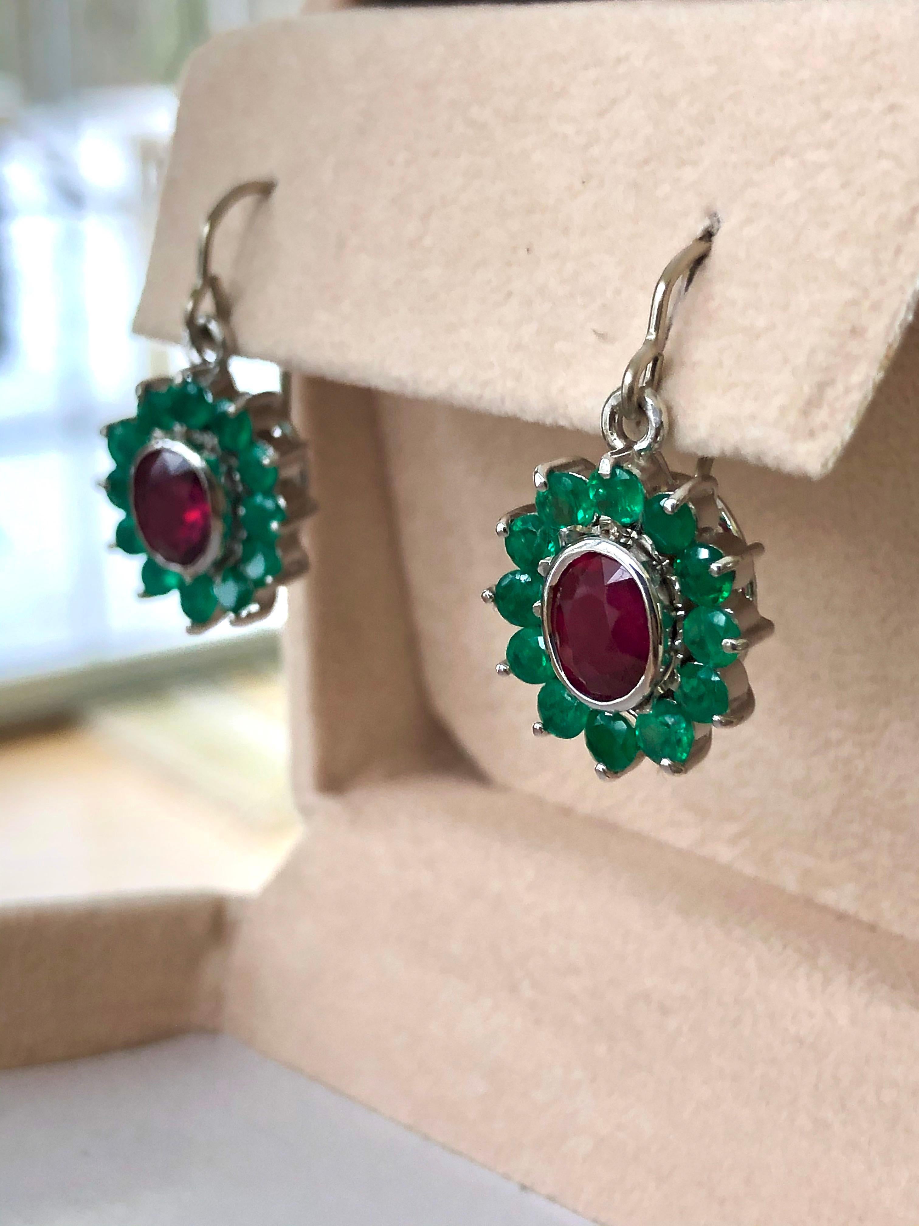 Oval Cut 18 Karat White Gold Ruby and Colombian Emerald Dangle Earrings For Sale