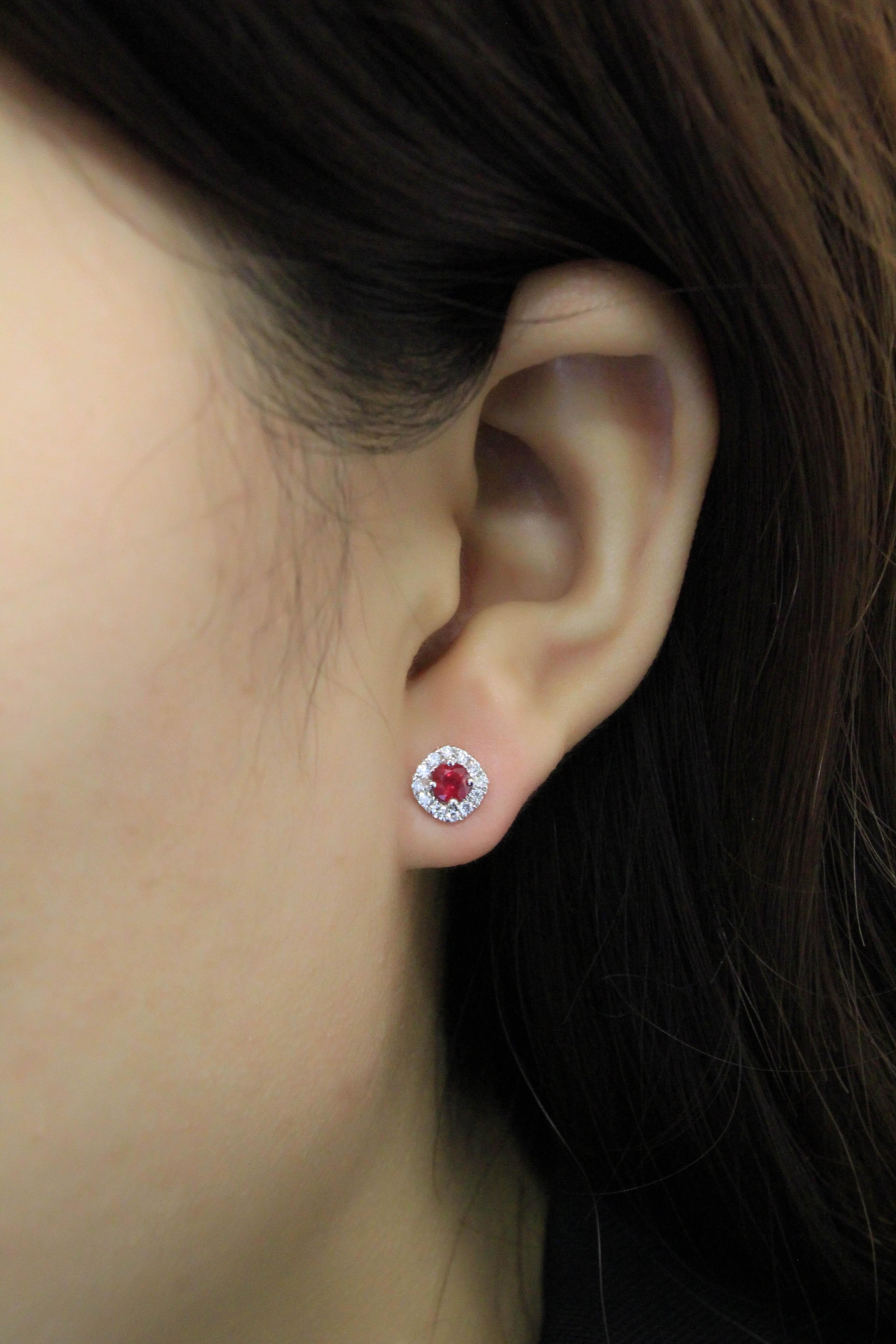 Boucles d'oreilles en or blanc 18 carats, rubis et diamants Neuf - En vente à Macau, MO