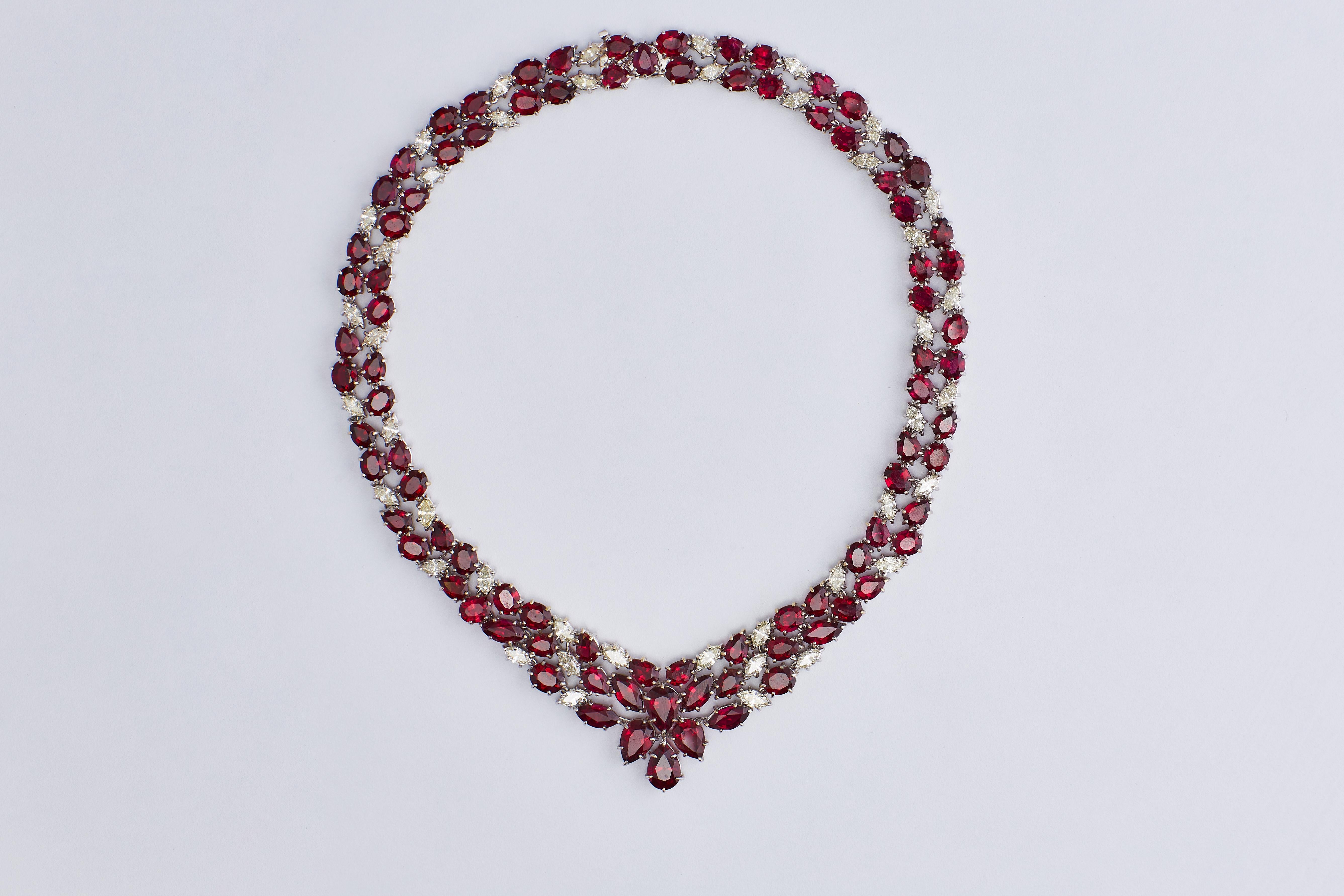 18 Karat White Gold Ruby and Diamond Necklace 'Collier' In Excellent Condition In Tel Aviv, IL