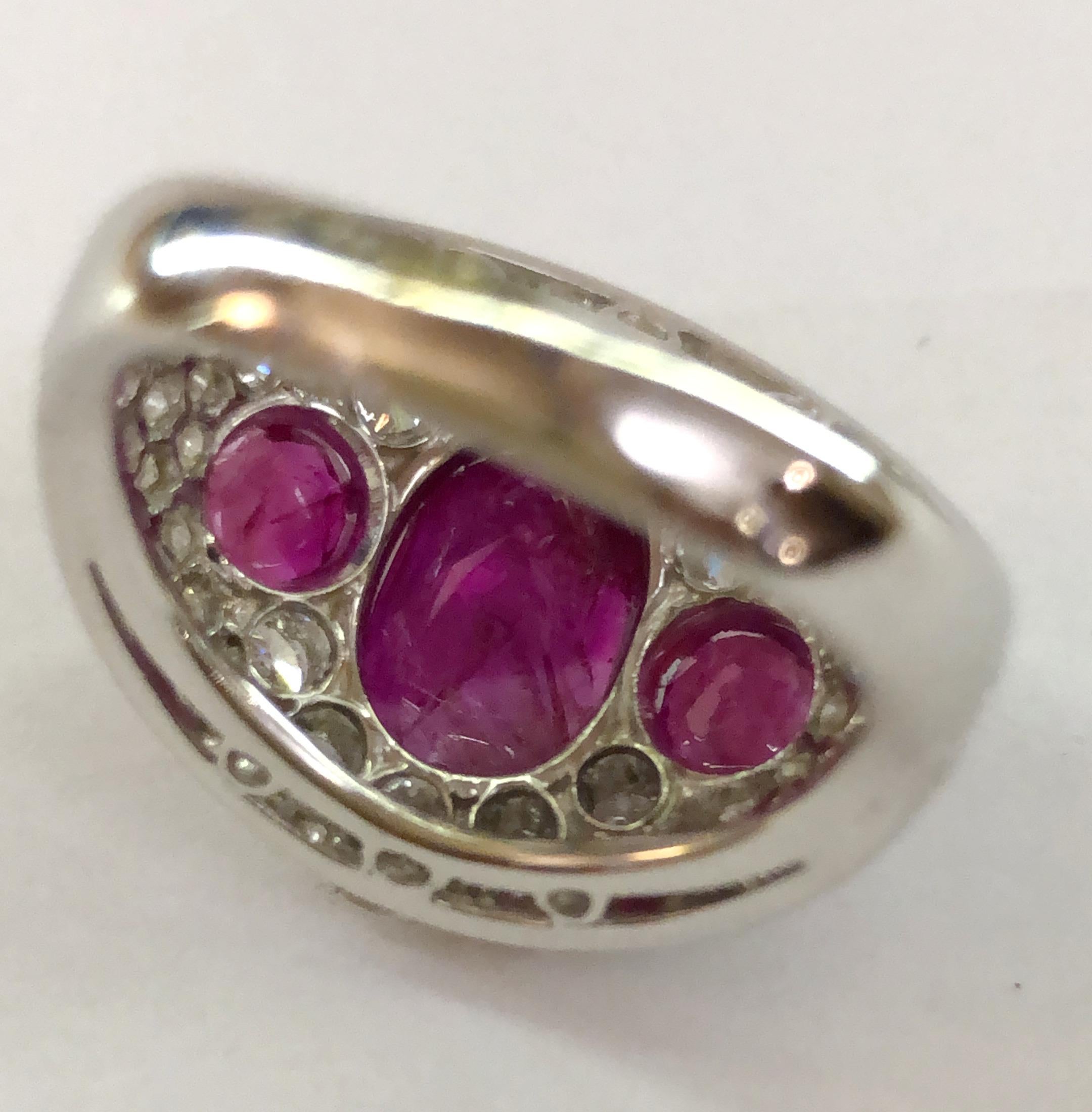 Anello con rubino e diamante in oro bianco 18 carati In condizioni buone in vendita a Los Angeles, CA