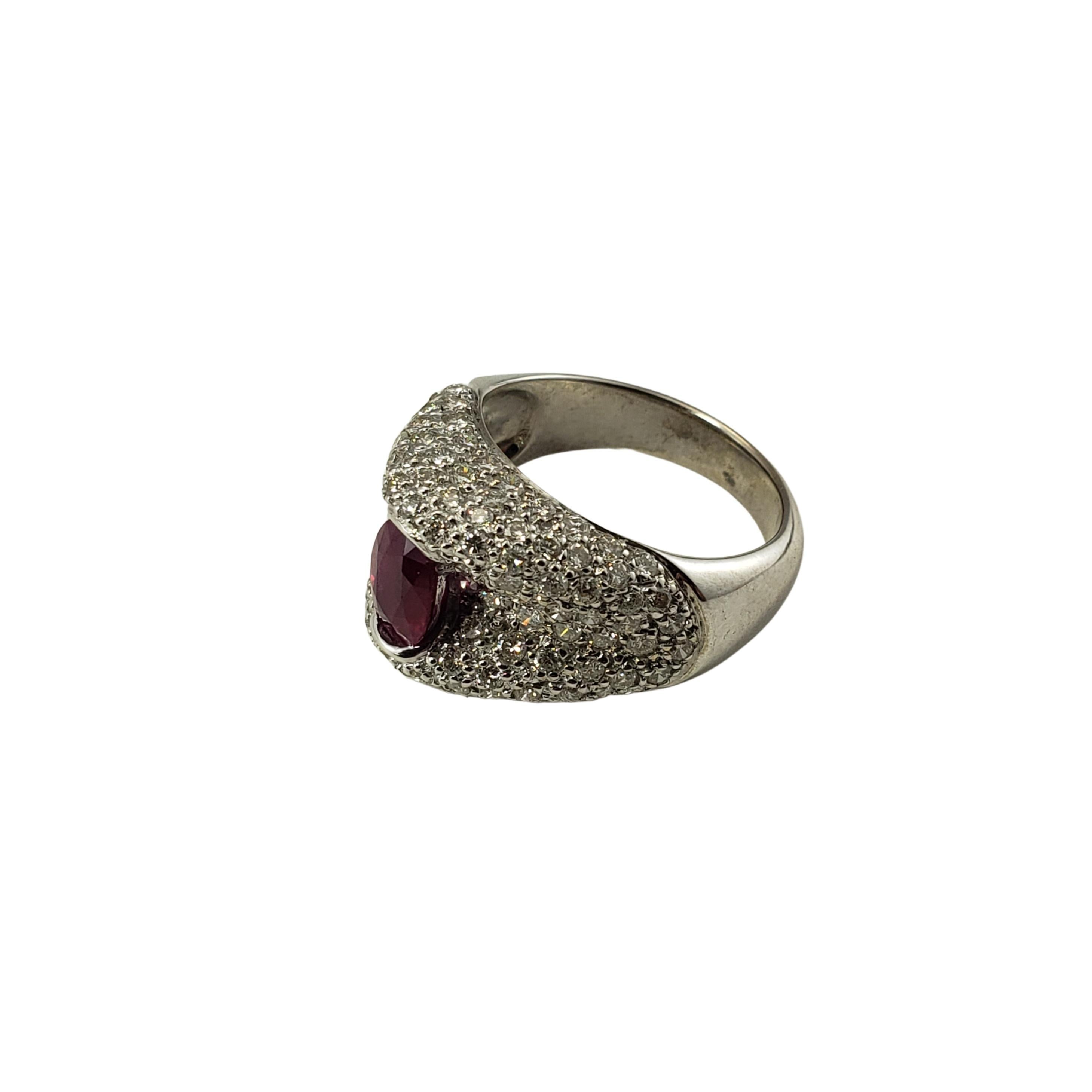 18 Karat White Gold Ruby and Diamond Ring In Good Condition For Sale In Washington Depot, CT