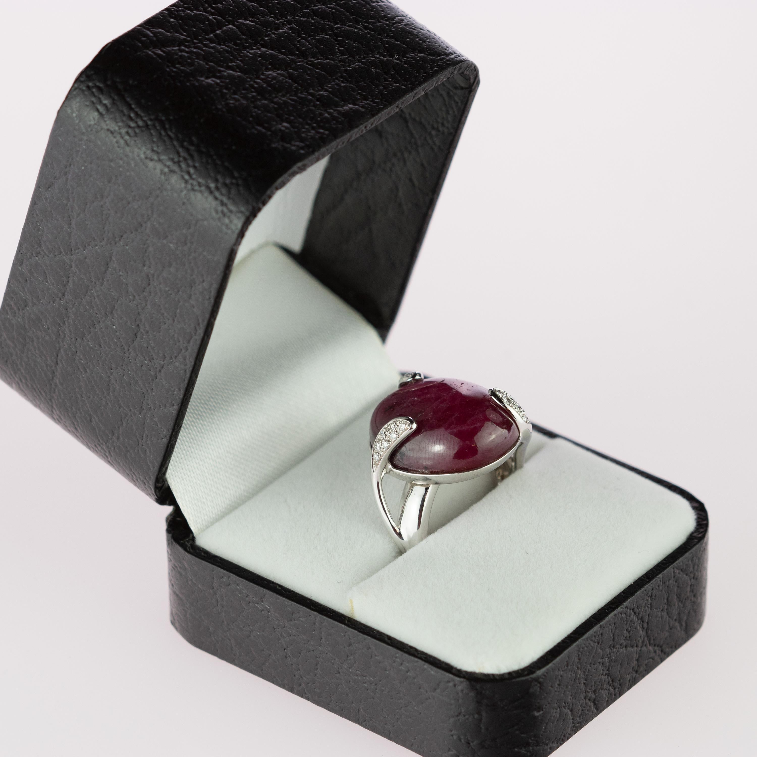 18 Karat White Gold Ruby Diamond Engagement Legacy Cabochon Solitaire Ring For Sale 1